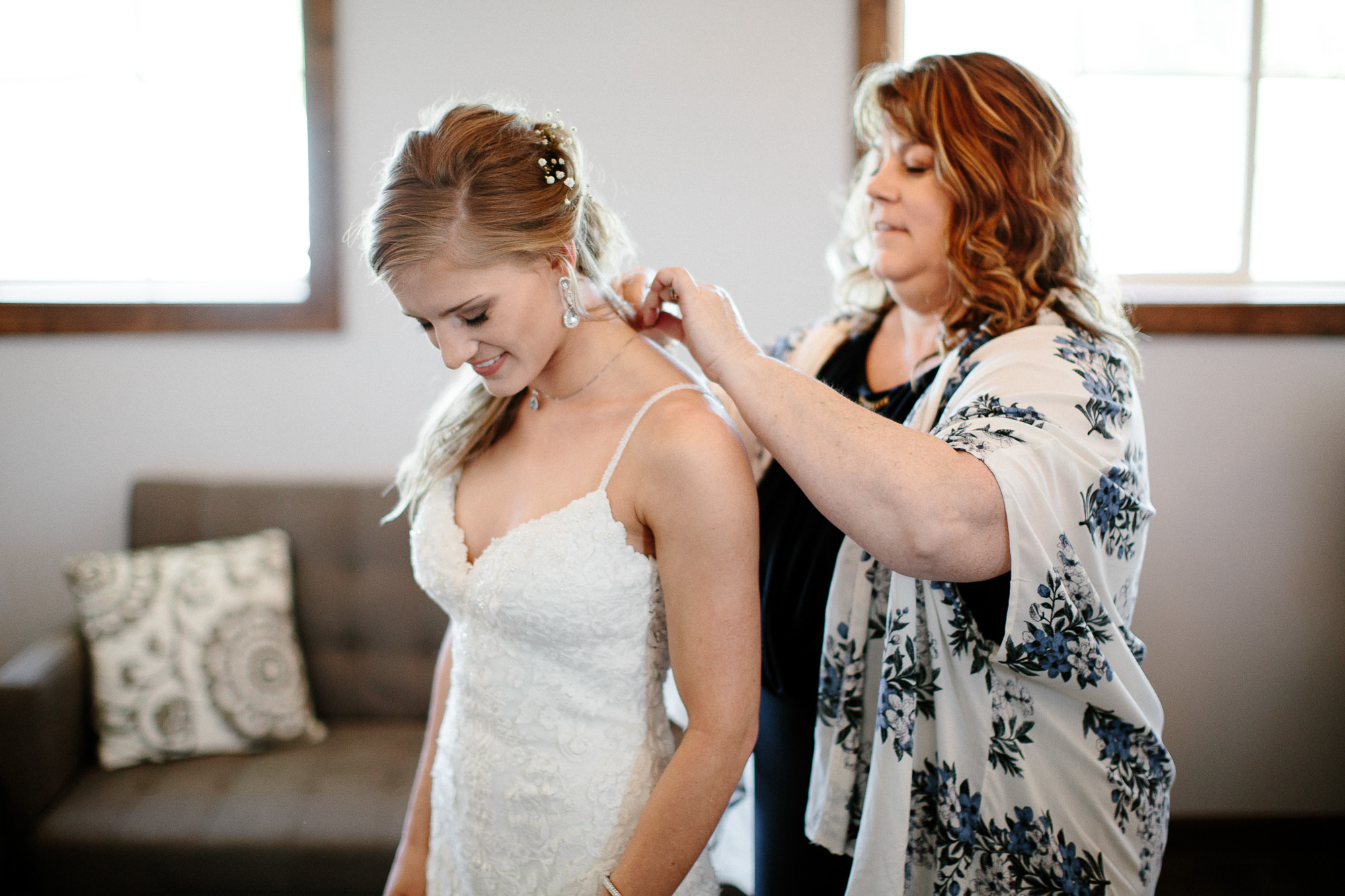 wedding-elopement-adventerous-romantic-timeless-south-dakota-blue-haven-barn-012.jpg