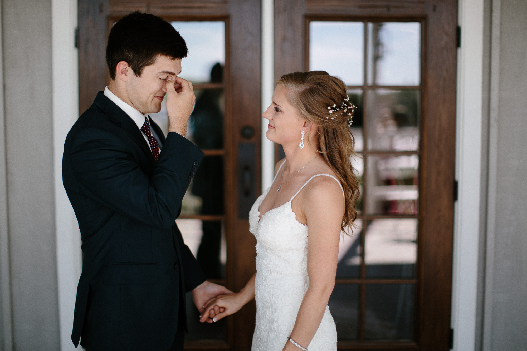 wedding-elopement-adventerous-romantic-timeless-south-dakota-blue-haven-barn-023.jpg