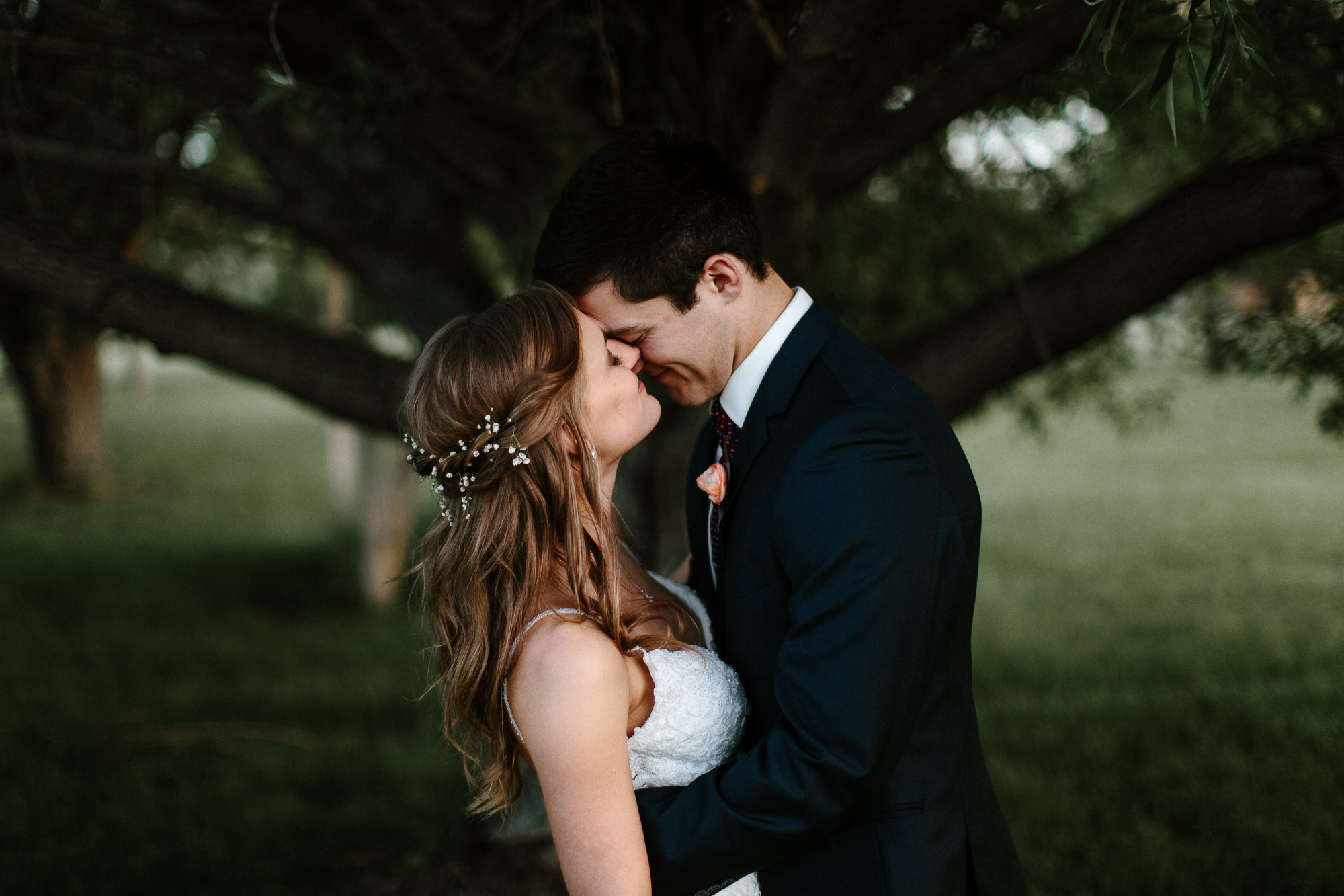 wedding-elopement-adventerous-romantic-timeless-south-dakota-blue-haven-barn-086.jpg