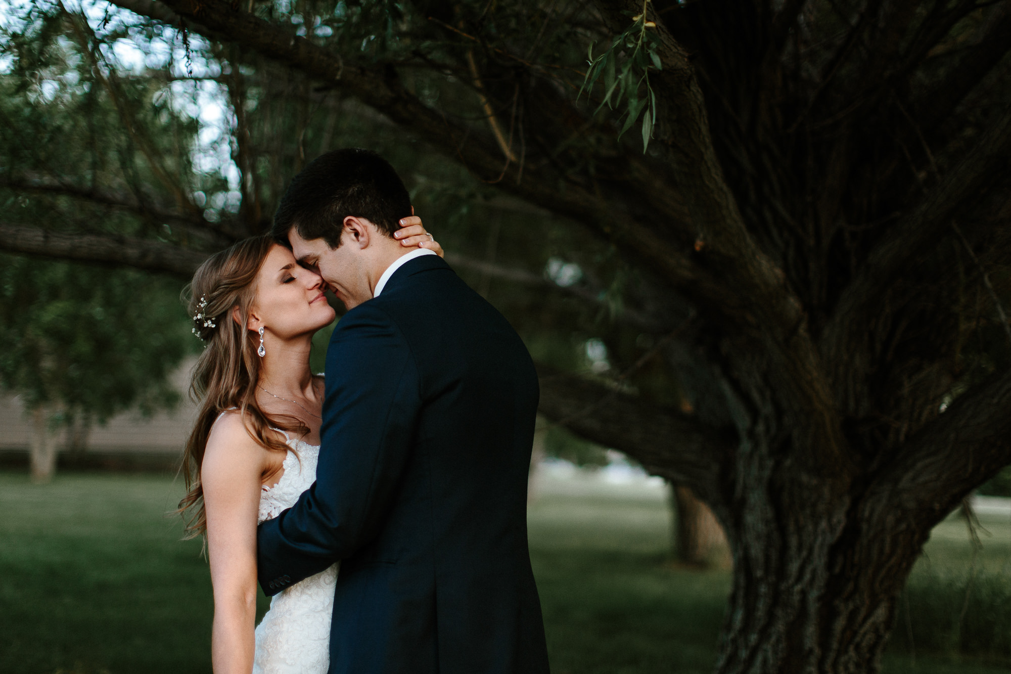 wedding-elopement-adventerous-romantic-timeless-south-dakota-blue-haven-barn-089.jpg