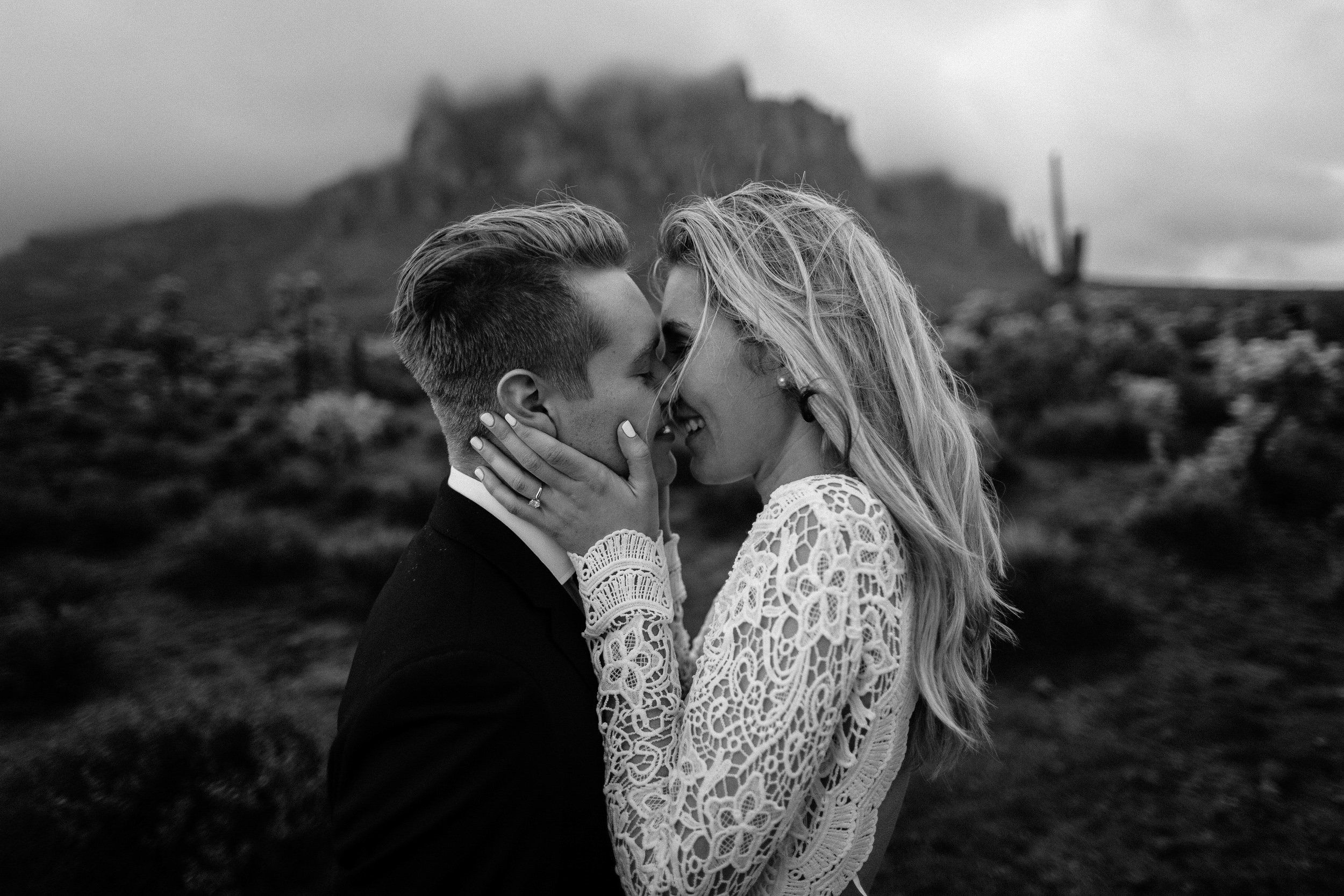 phoenix-mesa-elopement-wedding-photographer-lost-dutchman-state-park-superstitious-mountains-22.jpg