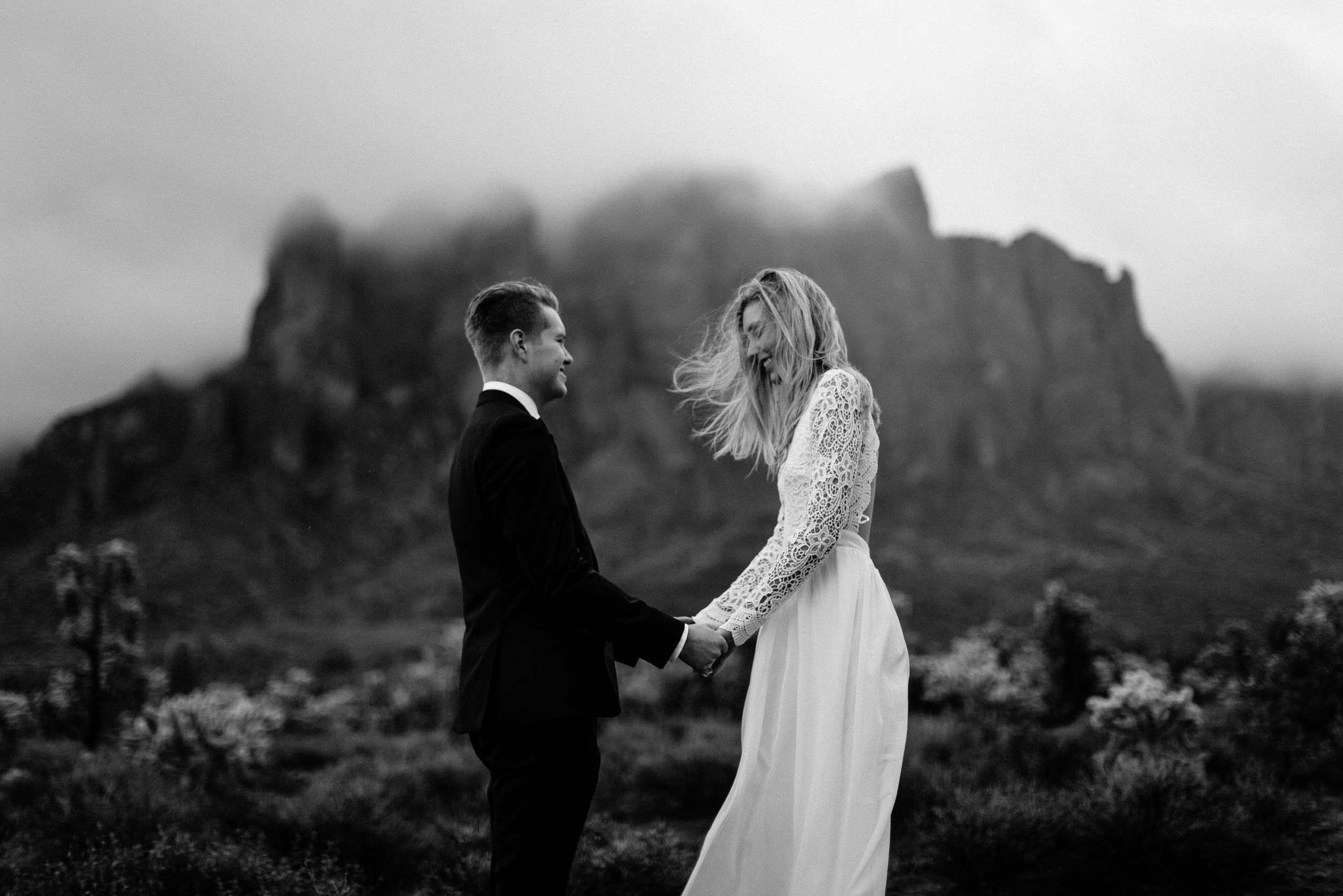 phoenix-mesa-elopement-wedding-photographer-lost-dutchman-state-park-superstitious-mountains-27.jpg