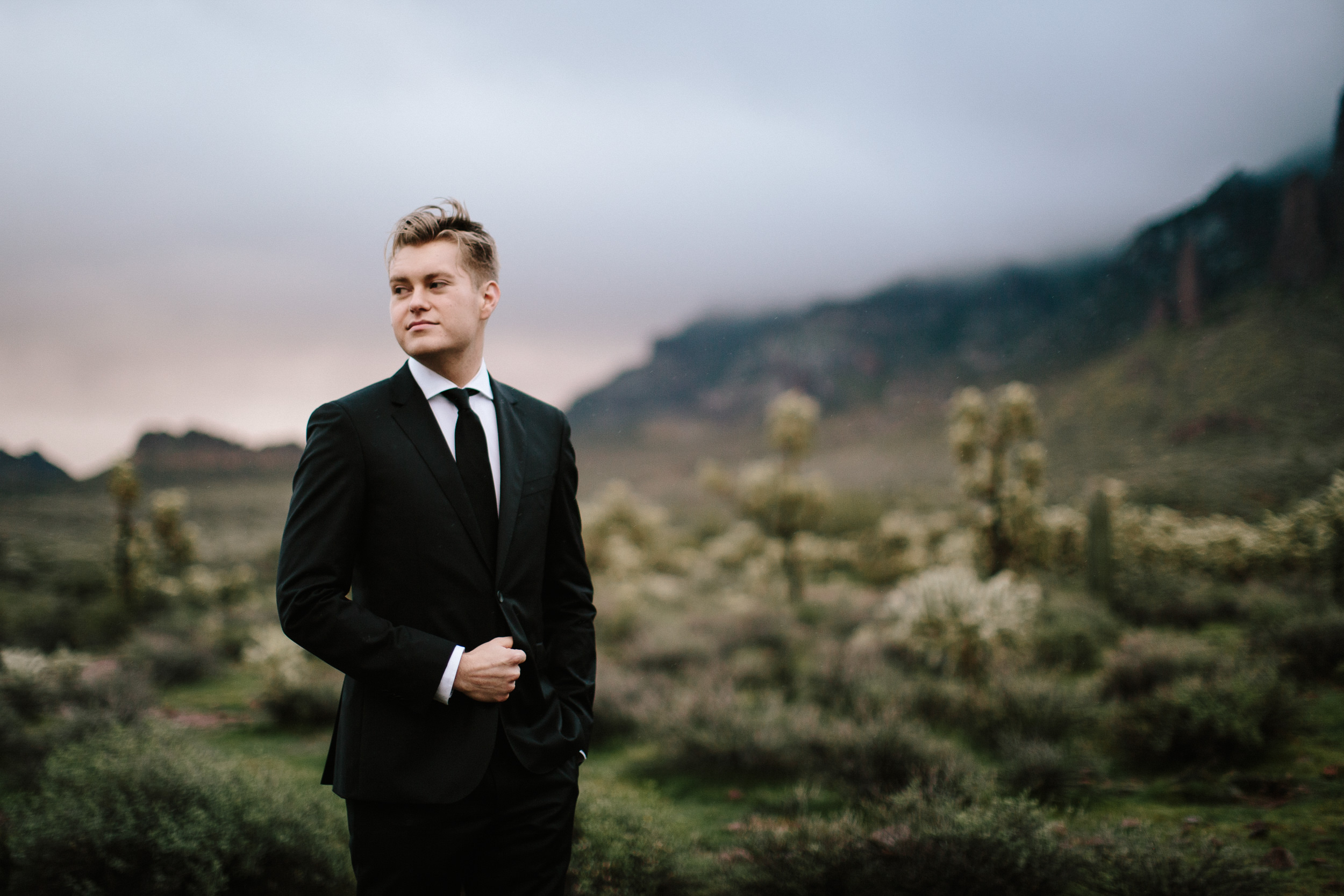 phoenix-mesa-elopement-wedding-photographer-lost-dutchman-state-park-superstitious-mountains-36.jpg