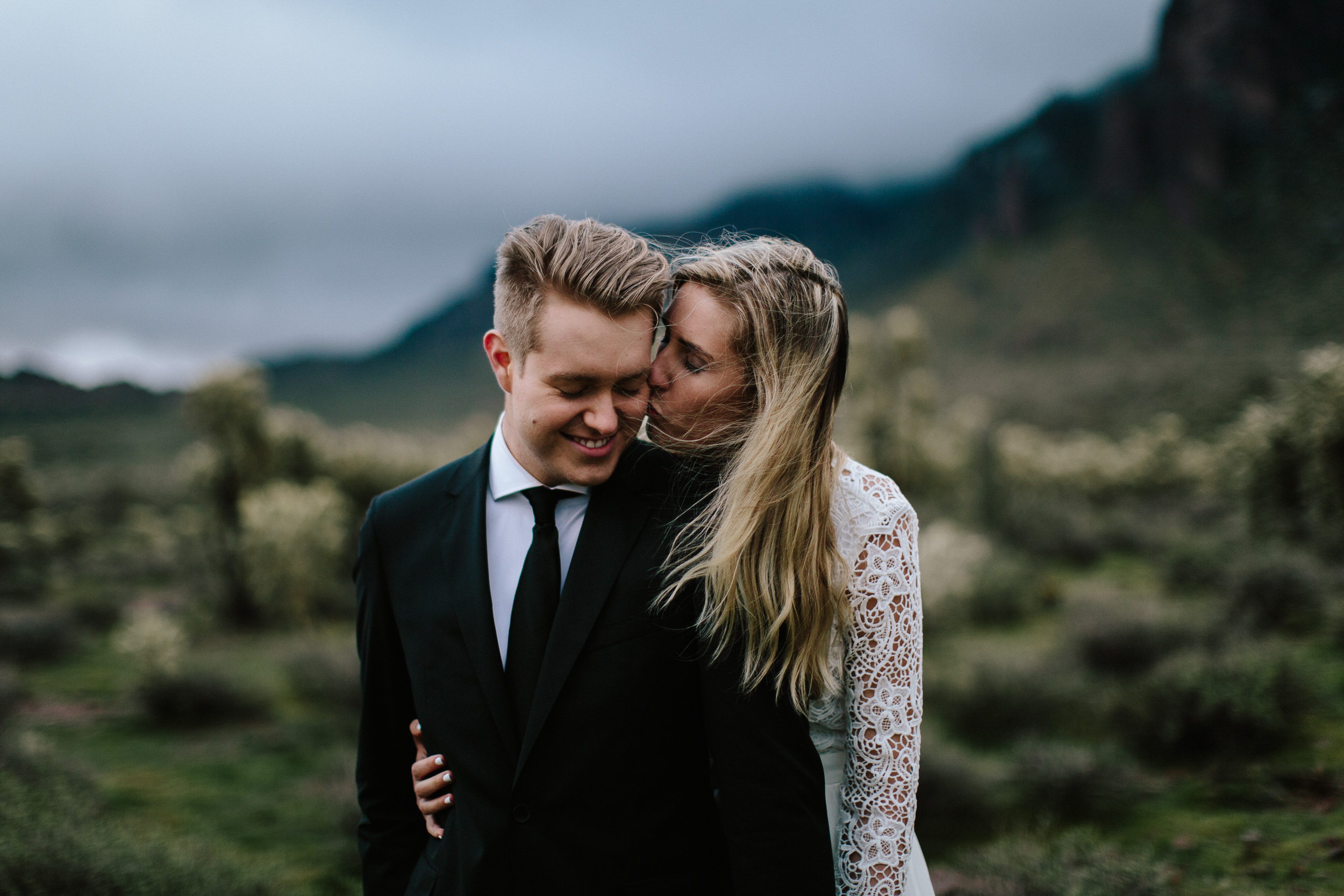 phoenix-mesa-elopement-wedding-photographer-lost-dutchman-state-park-superstitious-mountains-40.jpg