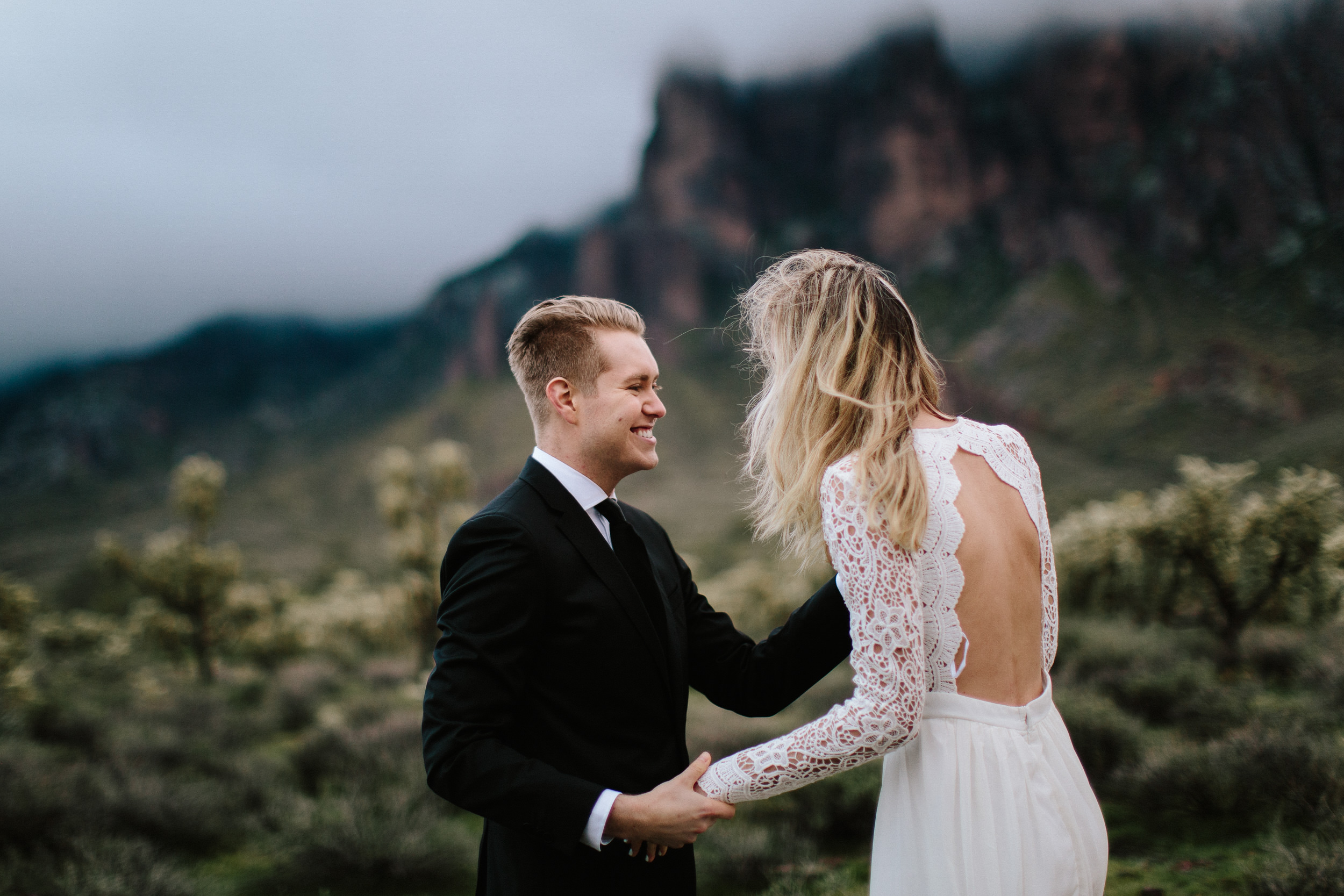 phoenix-mesa-elopement-wedding-photographer-lost-dutchman-state-park-superstitious-mountains-43.jpg