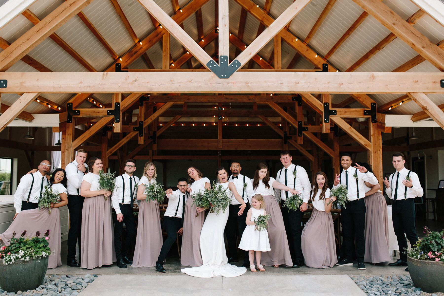 veranda-meadow-barn-sioux-falls-wedding-photographer-045.jpg