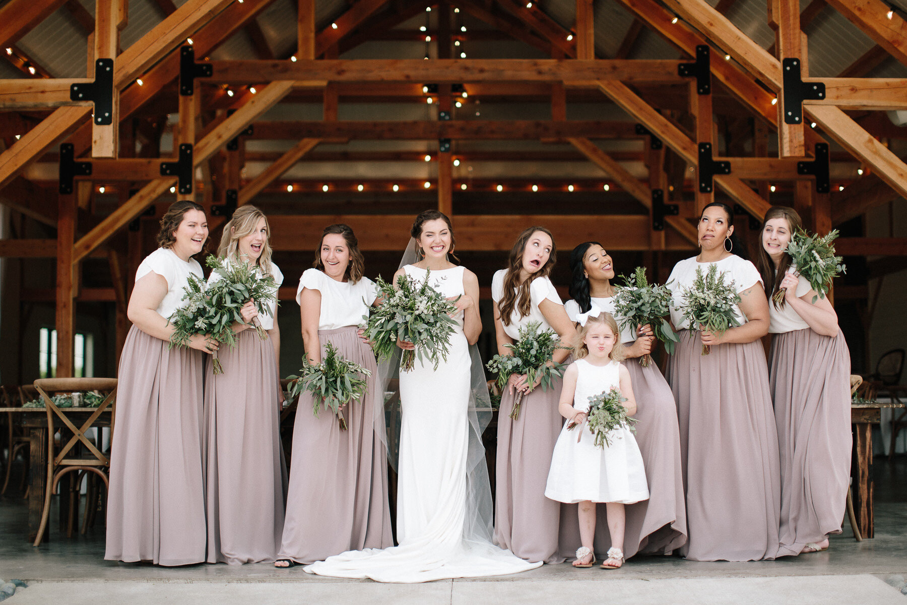 veranda-meadow-barn-sioux-falls-wedding-photographer-055.jpg