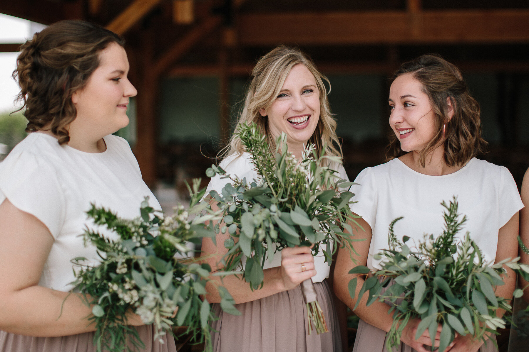 veranda-meadow-barn-sioux-falls-wedding-photographer-057.jpg