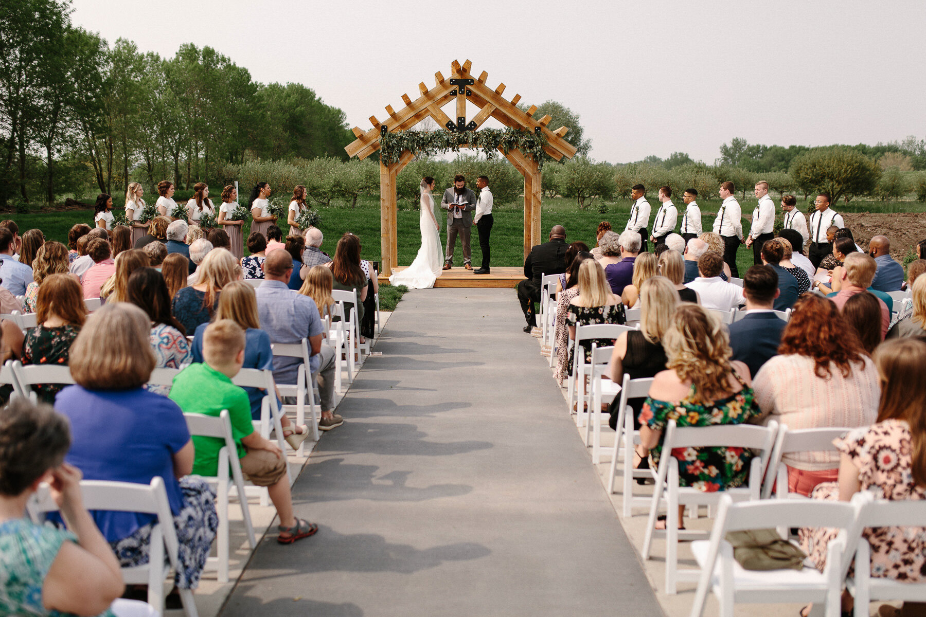 veranda-meadow-barn-sioux-falls-wedding-photographer-065.jpg