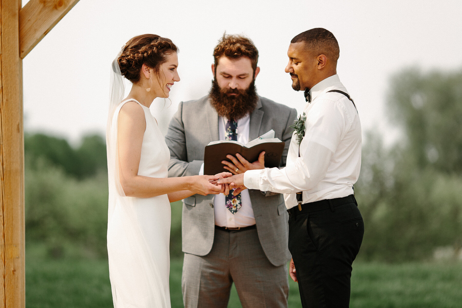 veranda-meadow-barn-sioux-falls-wedding-photographer-072.jpg