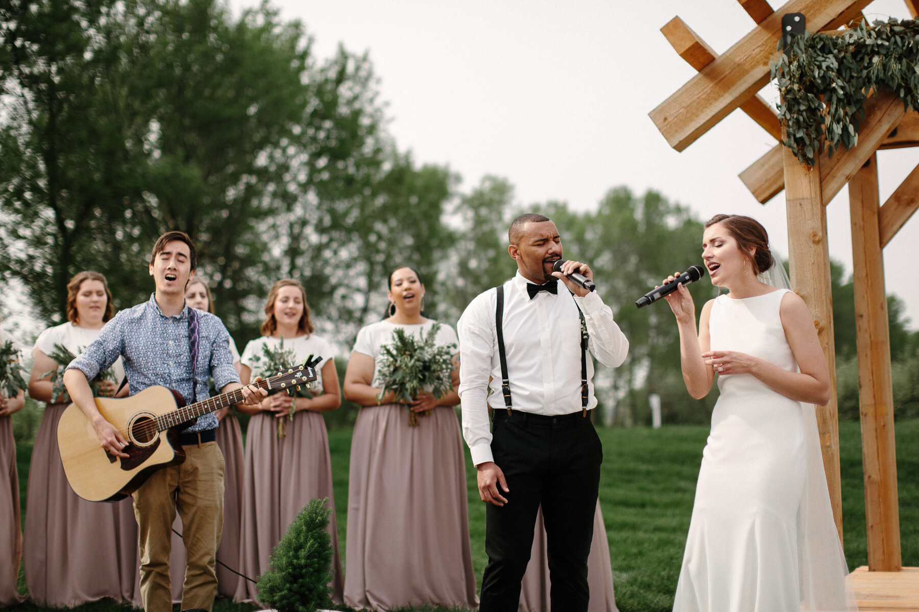 veranda-meadow-barn-sioux-falls-wedding-photographer-075.jpg