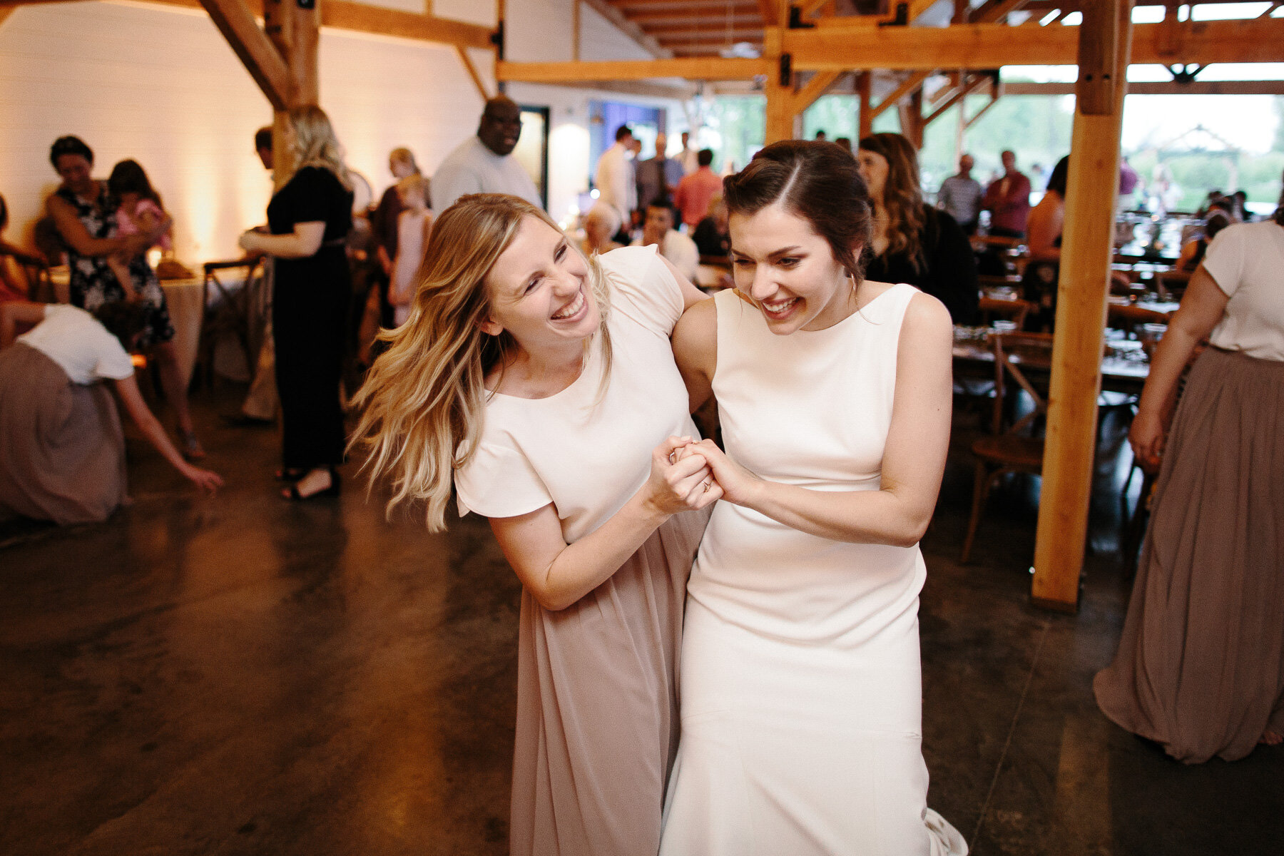 veranda-meadow-barn-sioux-falls-wedding-photographer-110.jpg