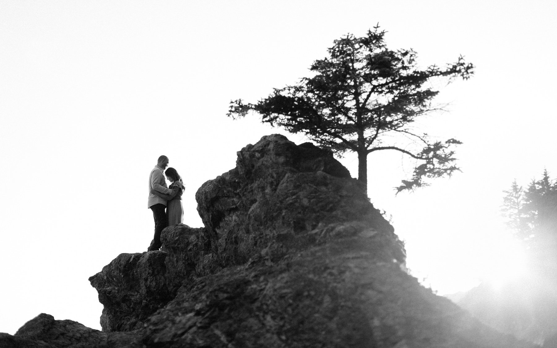 samuel-boardman-oregon-secret-beach-adventureous-elopement-wedding-engagement-photographer-michael-liedtke-06.jpg