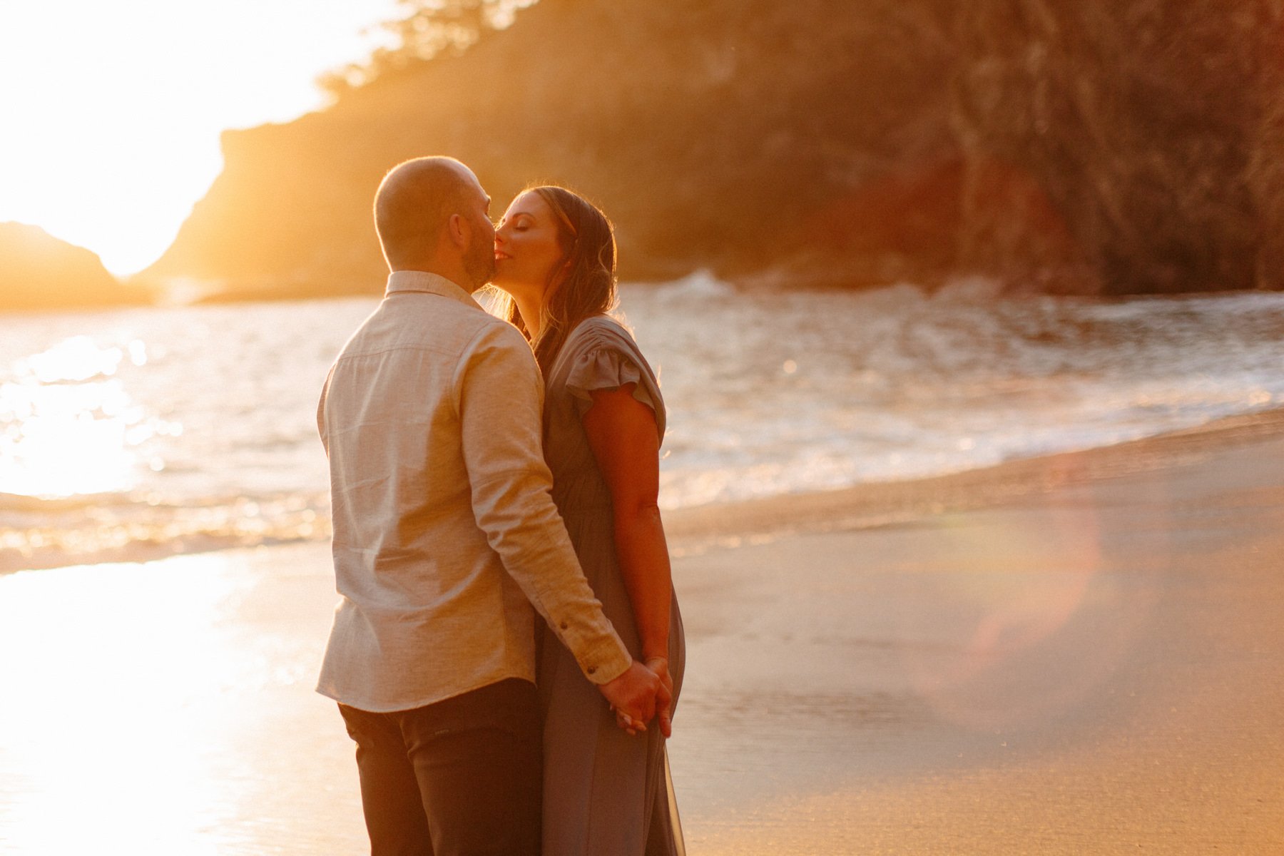 samuel-boardman-oregon-secret-beach-adventureous-elopement-wedding-engagement-photographer-michael-liedtke-17.jpg