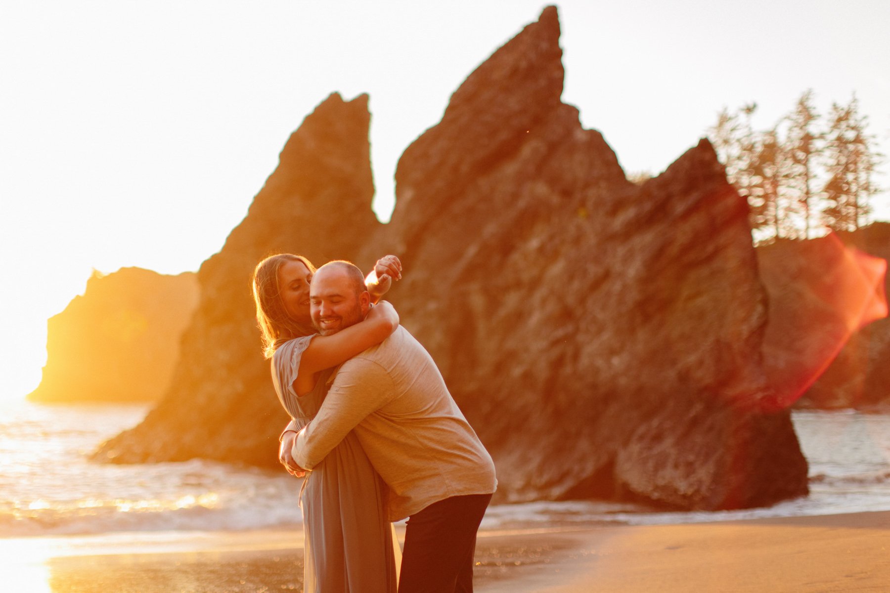 samuel-boardman-oregon-secret-beach-adventureous-elopement-wedding-engagement-photographer-michael-liedtke-22.jpg