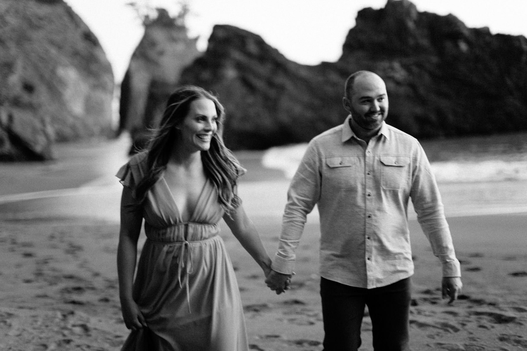 samuel-boardman-oregon-secret-beach-adventureous-elopement-wedding-engagement-photographer-michael-liedtke-33.jpg