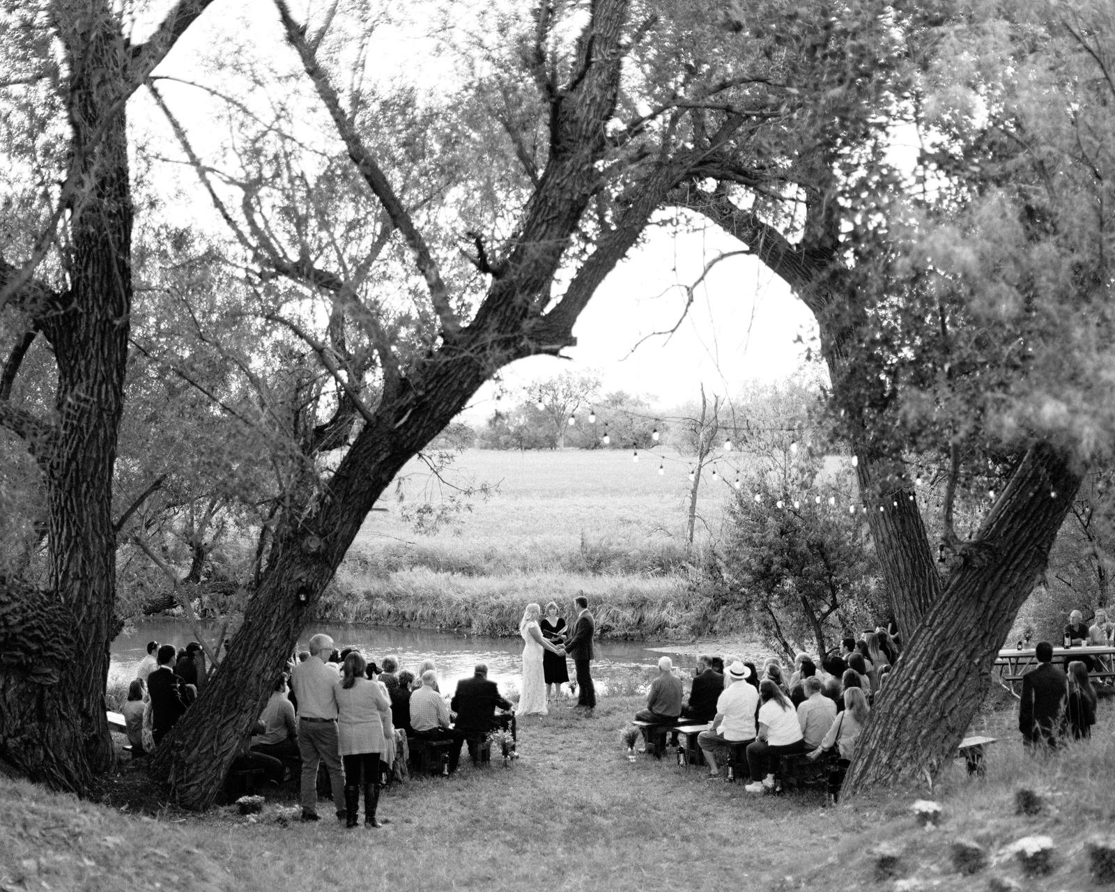 creekside-wedding-beer-tent-reception-sioux-falls-rapid-city-south-dakota-photographer-michael-liedtke025.jpg