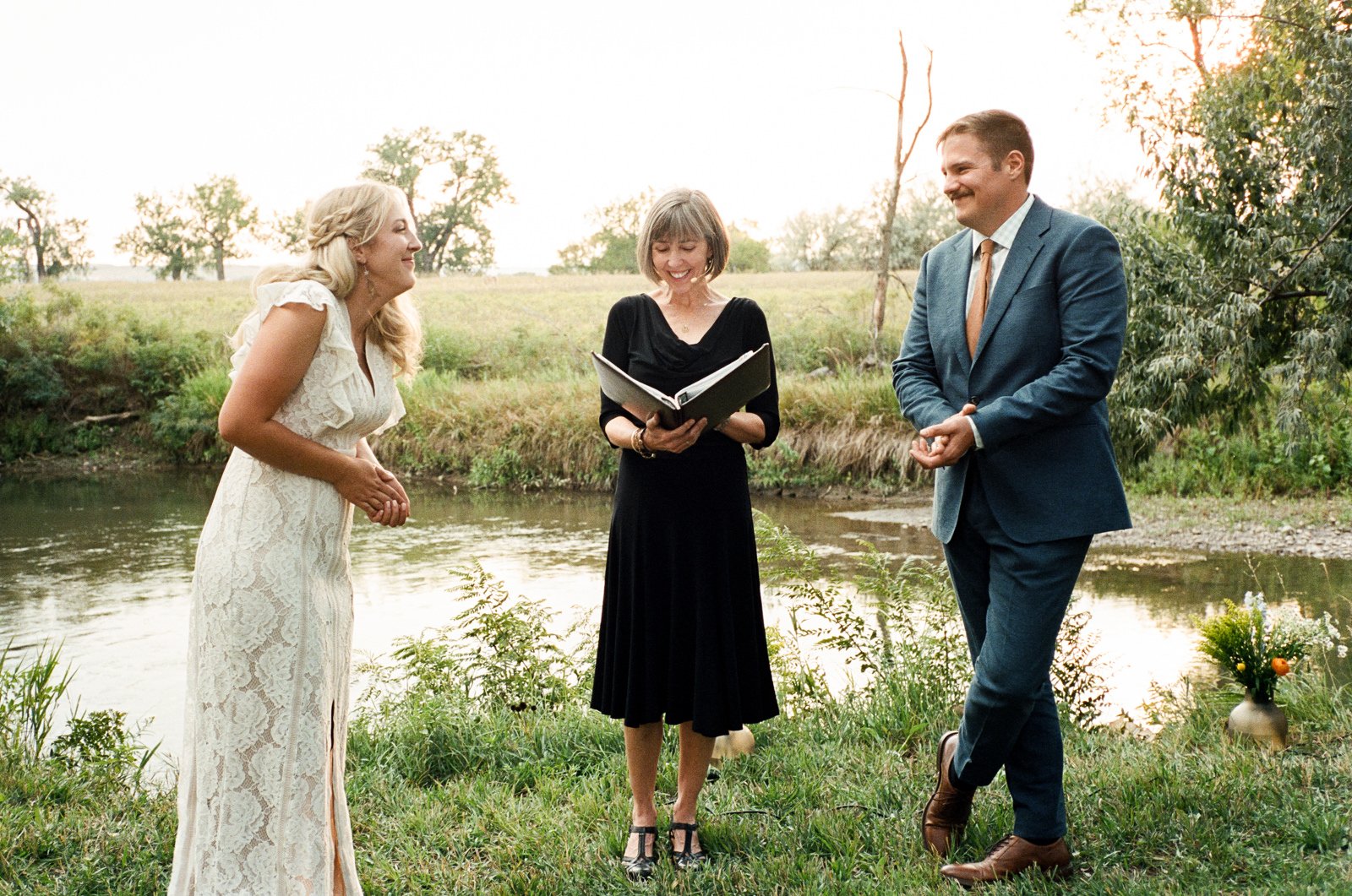 creekside-wedding-beer-tent-reception-sioux-falls-rapid-city-south-dakota-photographer-michael-liedtke038.jpg