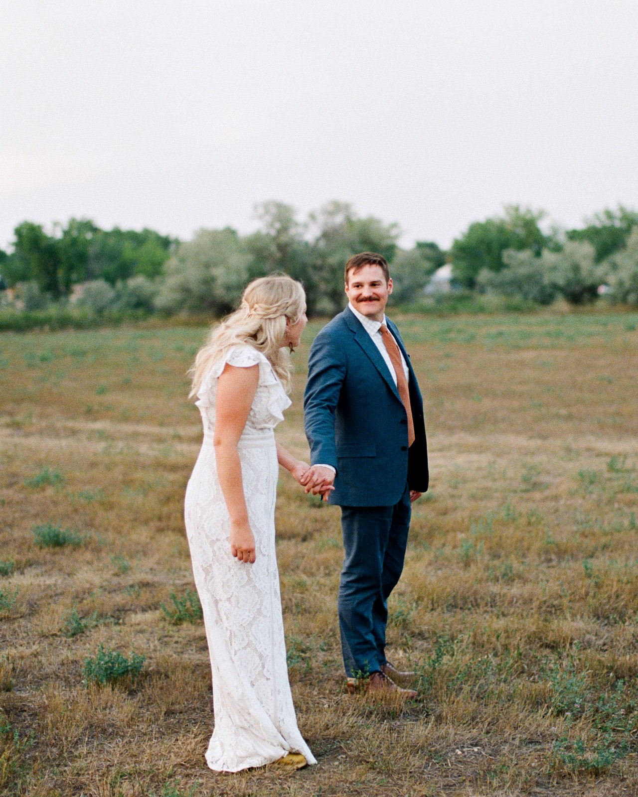 creekside-wedding-beer-tent-reception-sioux-falls-rapid-city-south-dakota-photographer-michael-liedtke058.jpg