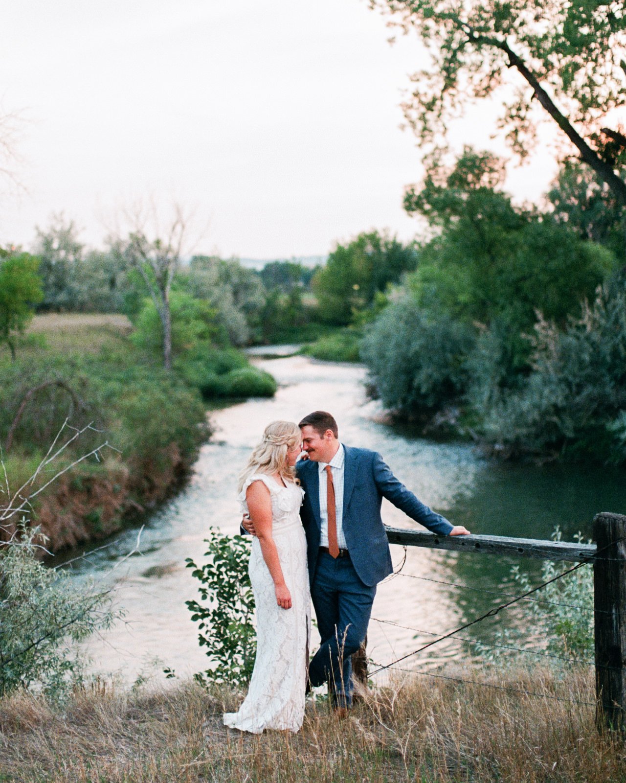 creekside-wedding-beer-tent-reception-sioux-falls-rapid-city-south-dakota-photographer-michael-liedtke063.jpg