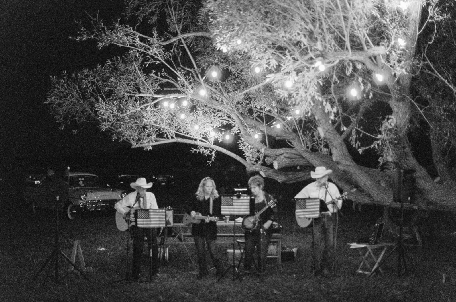 creekside-wedding-beer-tent-reception-sioux-falls-rapid-city-south-dakota-photographer-michael-liedtke069.jpg