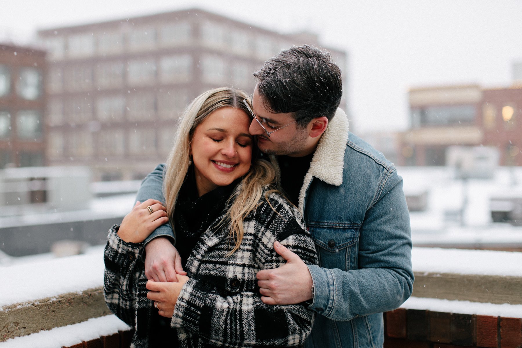 sioux-falls-snowy-winter-engagement-paige-john-012.jpg