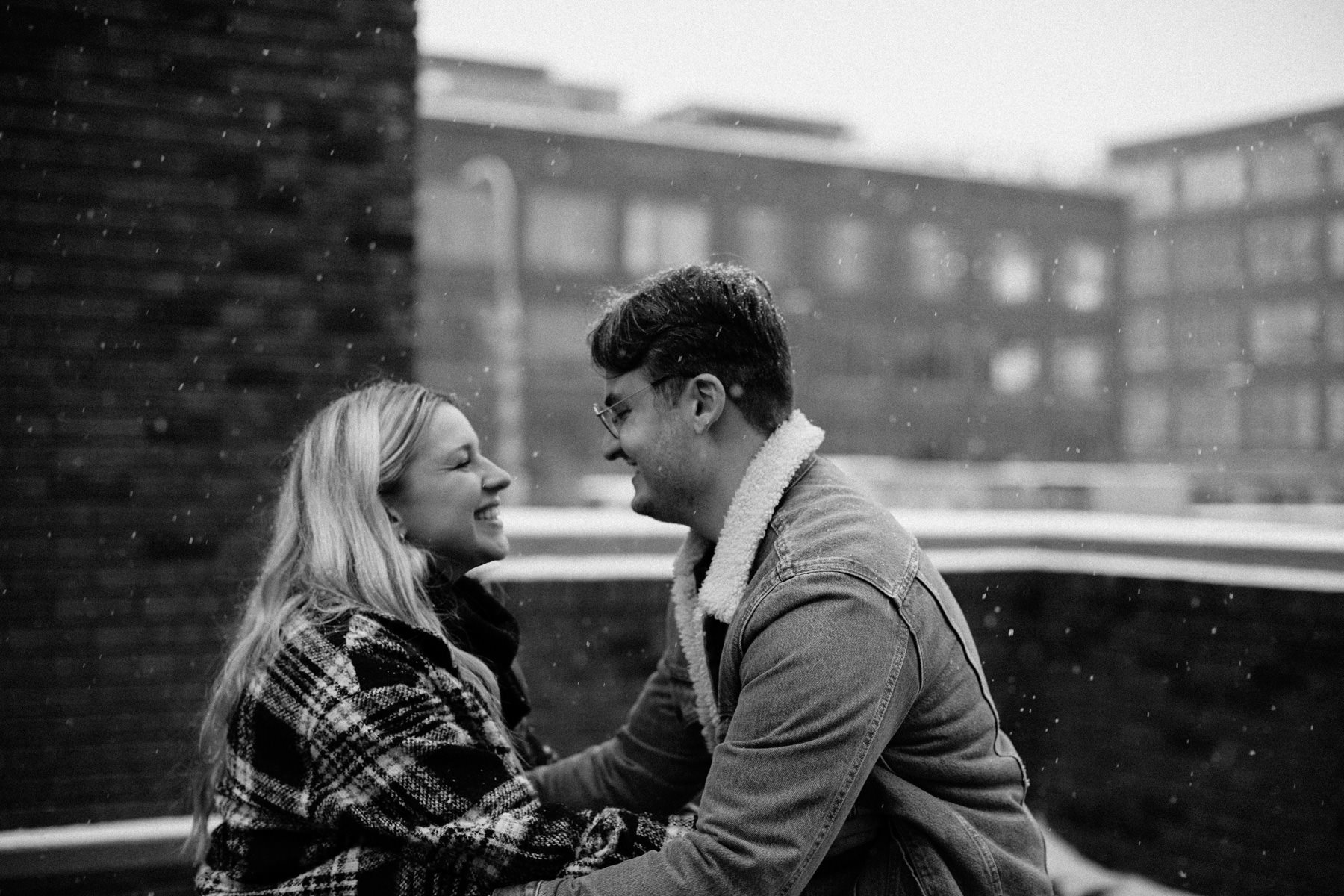 sioux-falls-snowy-winter-engagement-paige-john-016.jpg