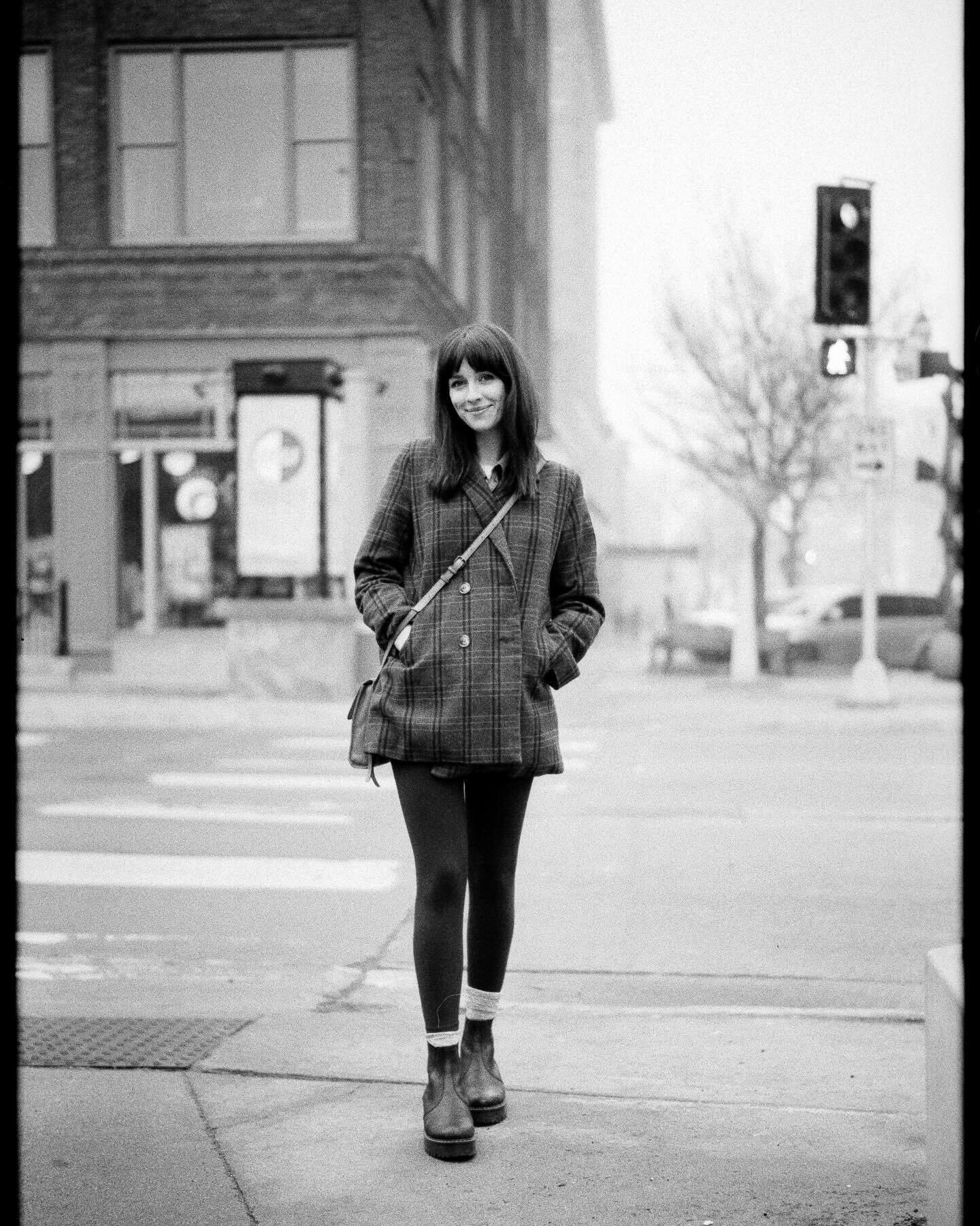 A foggy street portrait on film of @lexaliedtke from back in January. Swipe through for the full frame. 🖤😚 

#leicam6ttl #cinestillbwxx #streetportraits #lifeonfilm #dtsf #nokton50mmf15