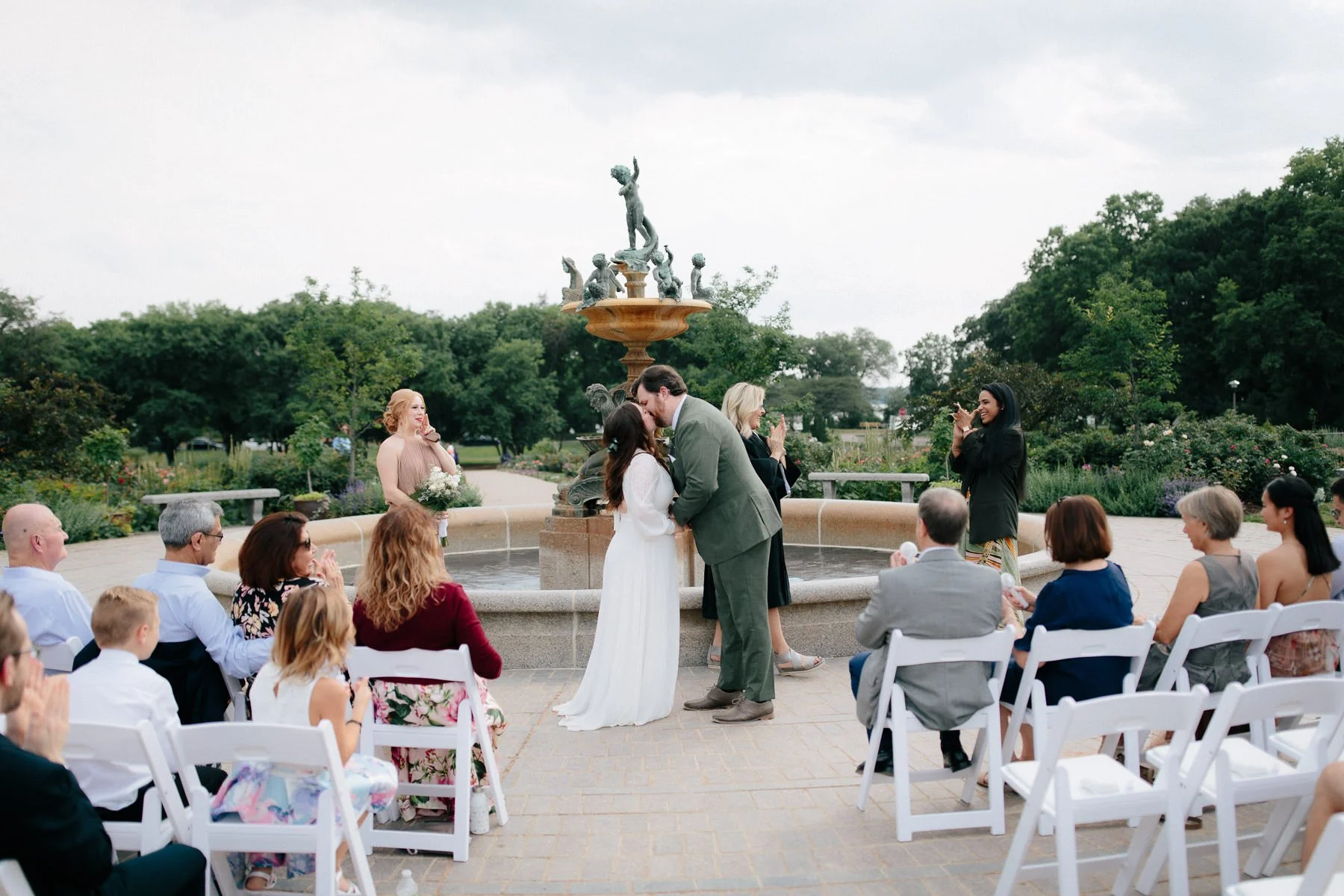 lyndale-park-rose-garden-minneapolis-wedding-12.jpg