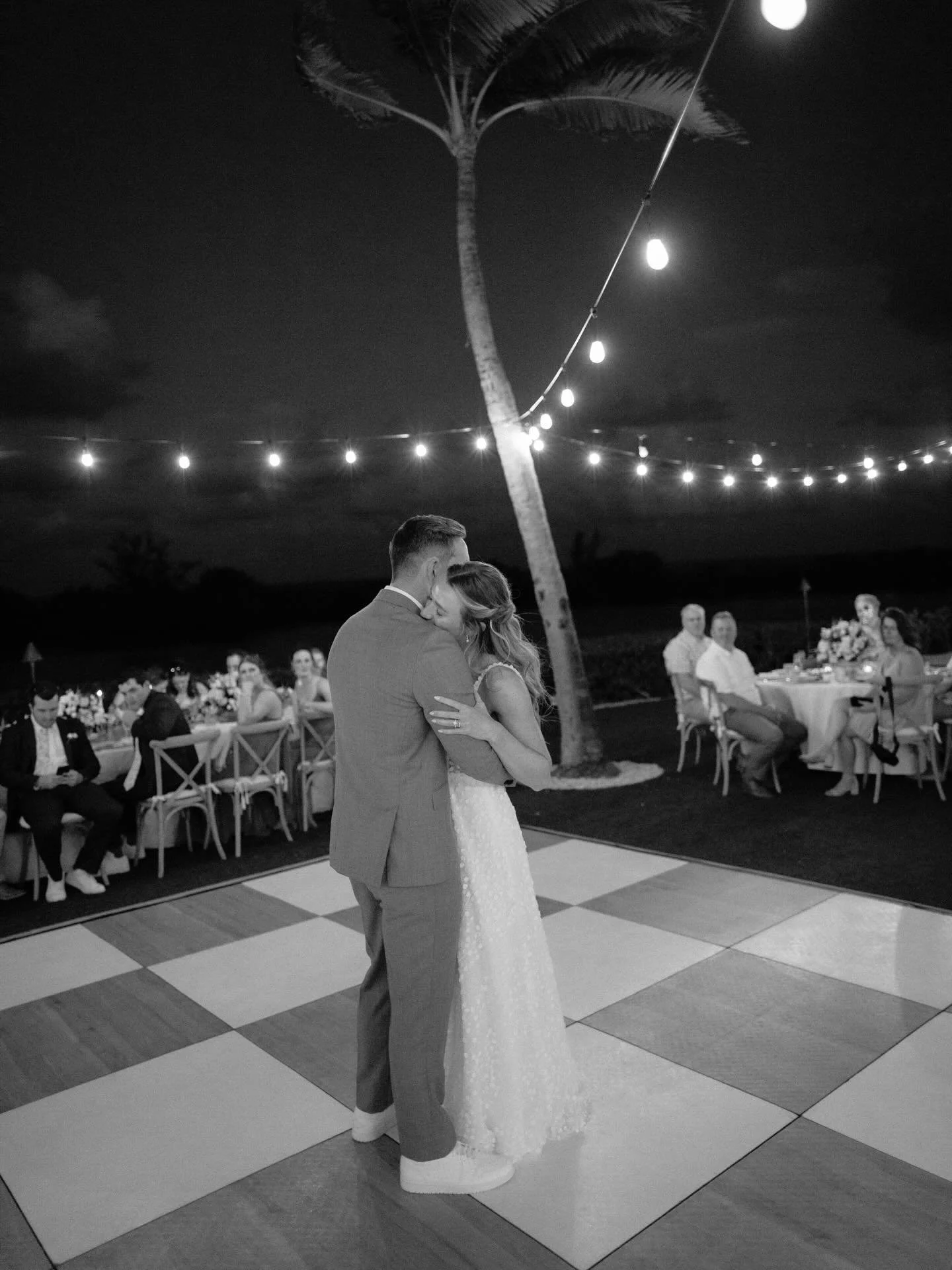 Some favorite black and white moments in The Florida Keys with Katelyn and Gunar 🤗🤍
.
#siouxfallsweddingphotographer #keywestweddingphotographer #keywestwedding #kcweddingphotographer #chicagoweddingphotographer