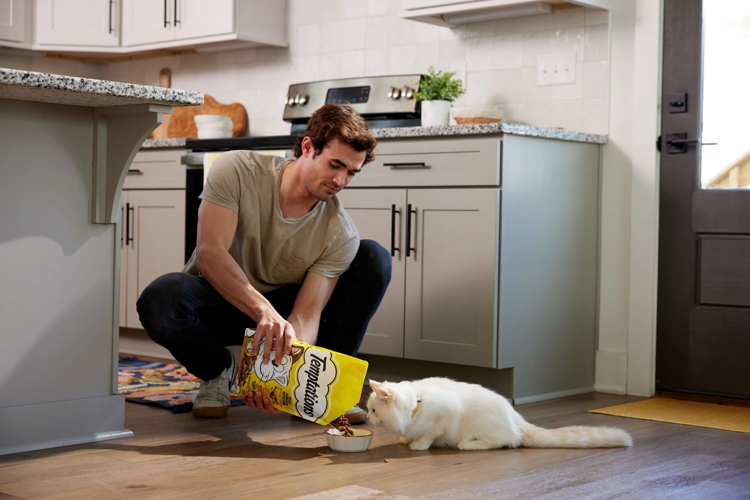 Mars _Temptations_Kitchen_DryFood__0362.jpg