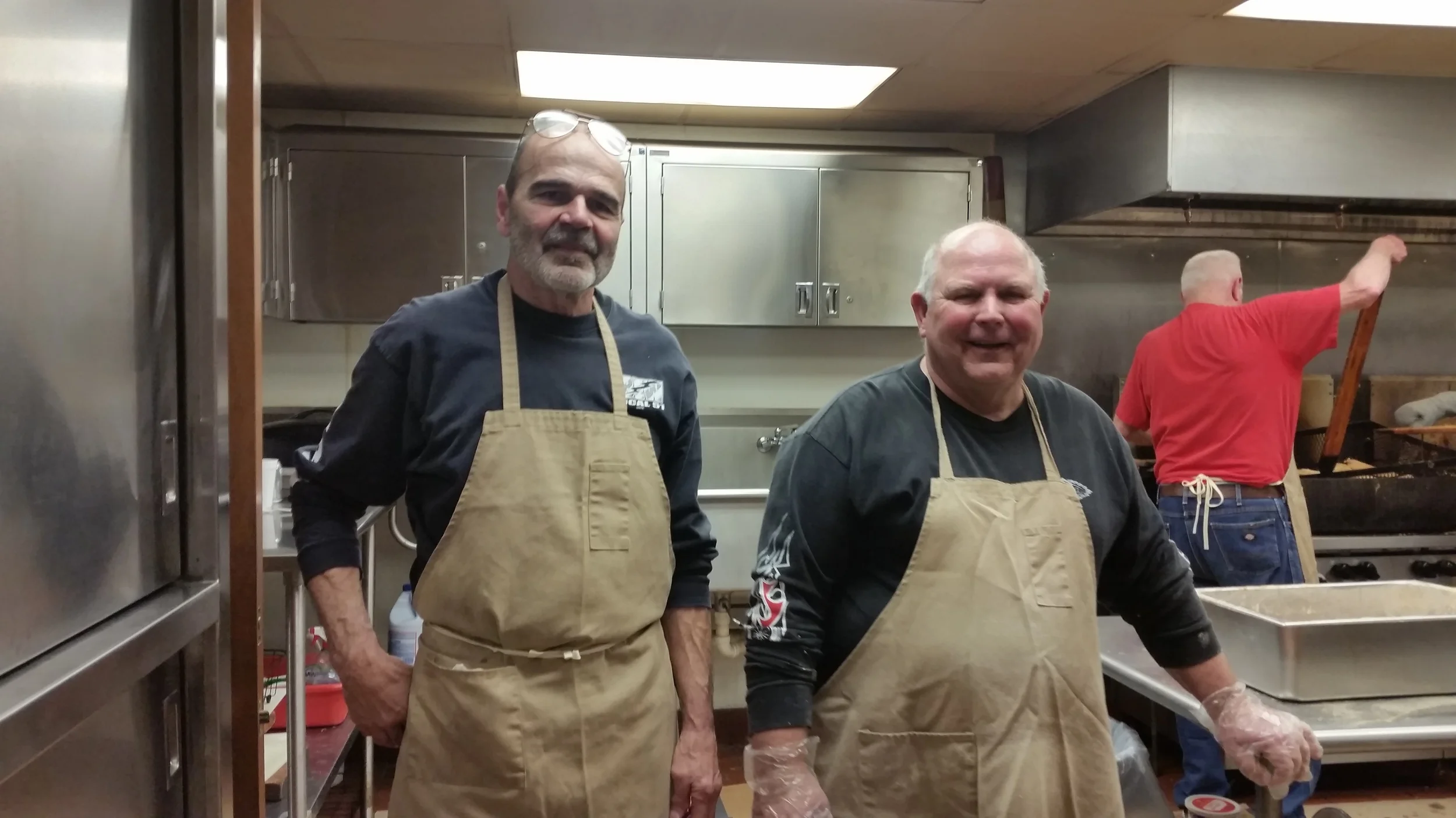 Peoria fish fry cooks.jpg