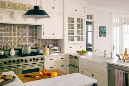 Buzzards Bay Kitchen: Photography by Eric Roth / Architecture: Sally Weston Associates / Interior Design: Mally Skok / Builder: Cataldo Custom Builders