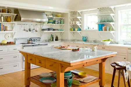 Essex Kitchen: Photography by Eric Roth / Architecture: Stephen Roberts Holt Architects / Builder: Evans Construction / Kitchen Design: Paul Reidt