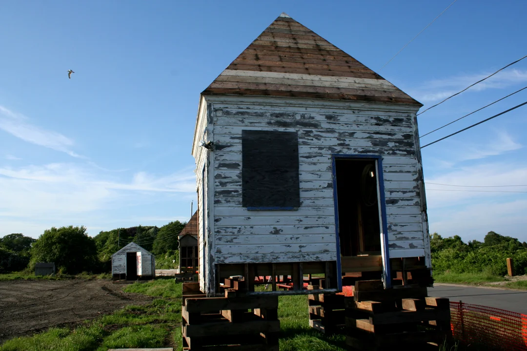 tilthouse2a.jpg