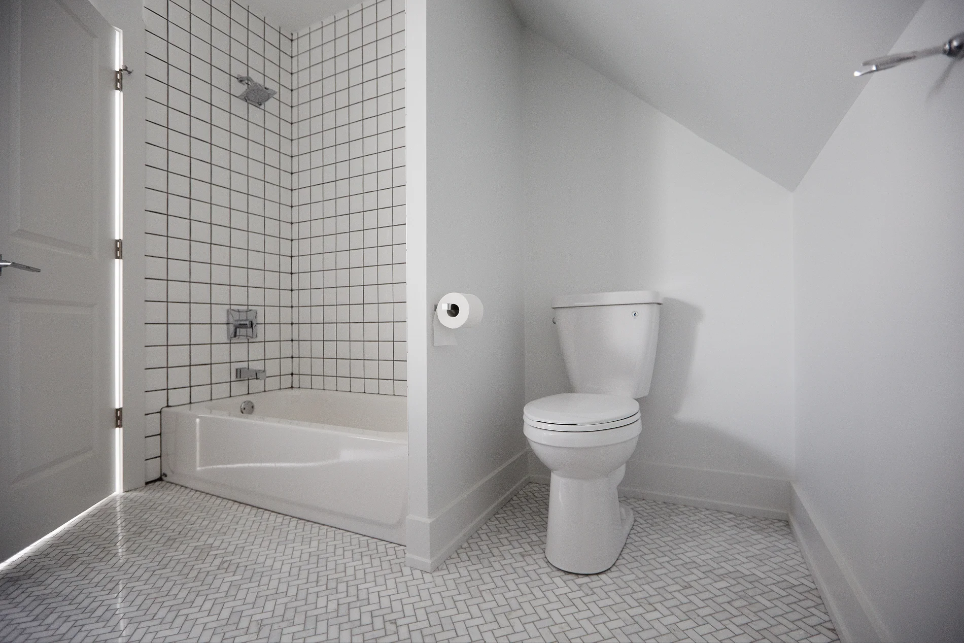 Diversey_Bath_Flr2_3516.jpg