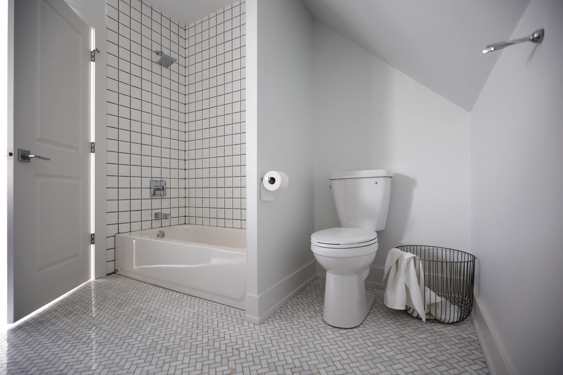 Diversey_Bath_Flr2_3517.jpg