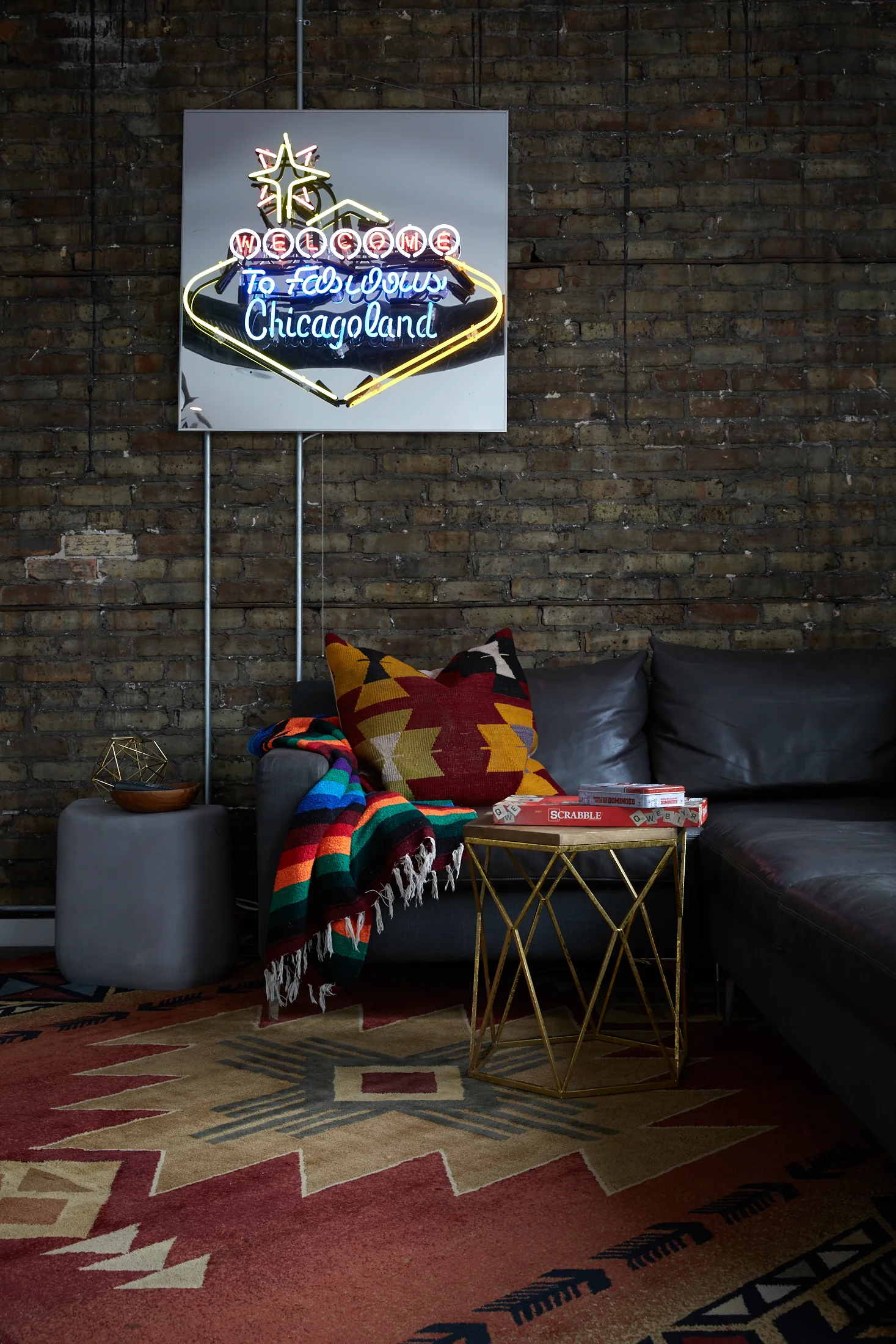 El_Motel_Neon_v1.jpg