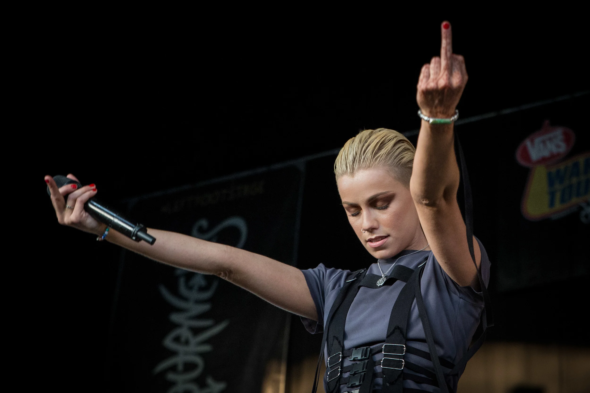 Tonight Alive - Warped Tour 2016 - Benjamin Robson -7794.jpg