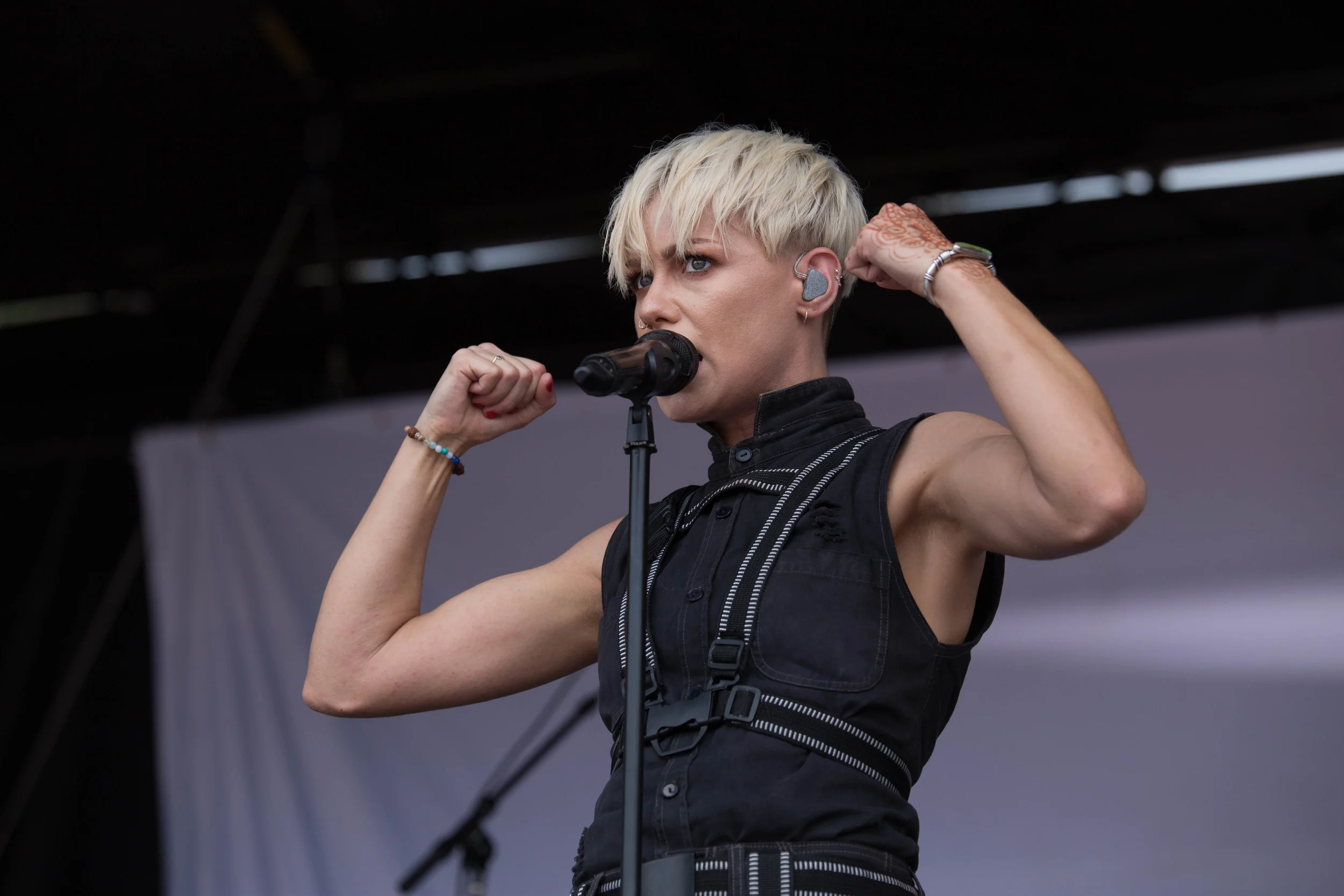 Tonight Alive - Warped Tour 2016 - Benjamin Robson -8573.jpg
