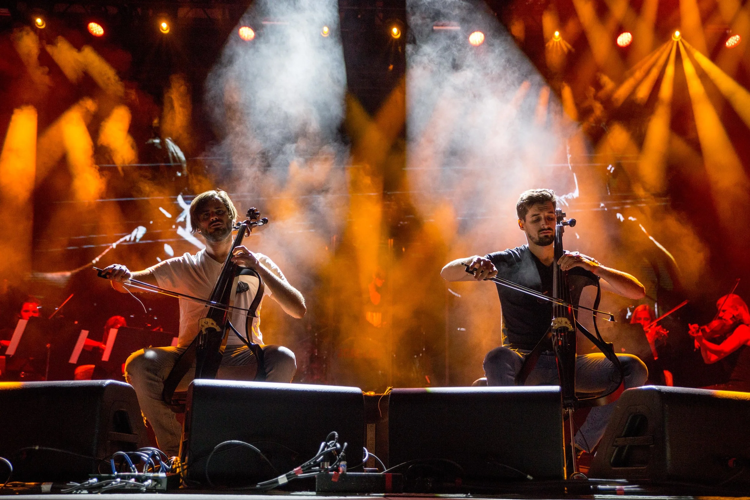 2CELLOS