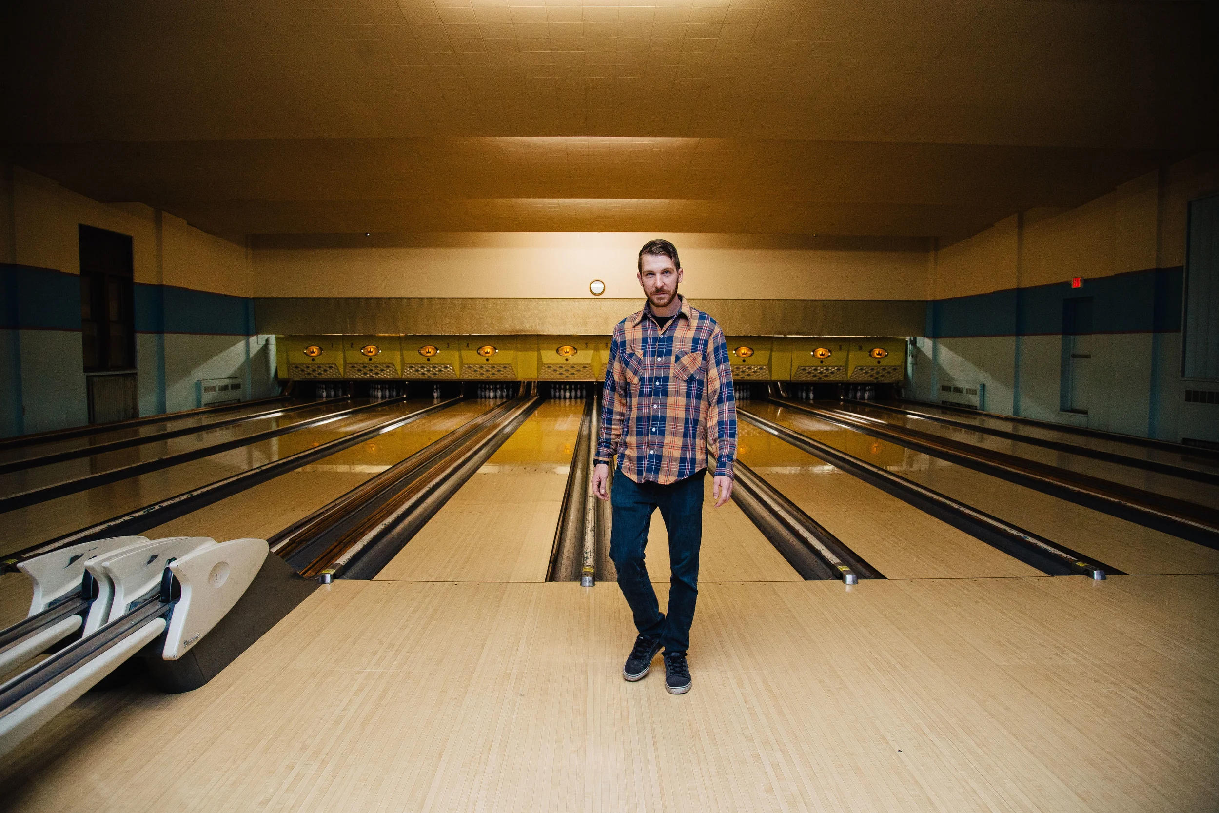 Steve Gibson poses for a shot in a bowling alley at Mahall's in Cleveland, Ohio, Thursday, April 7, 2016.