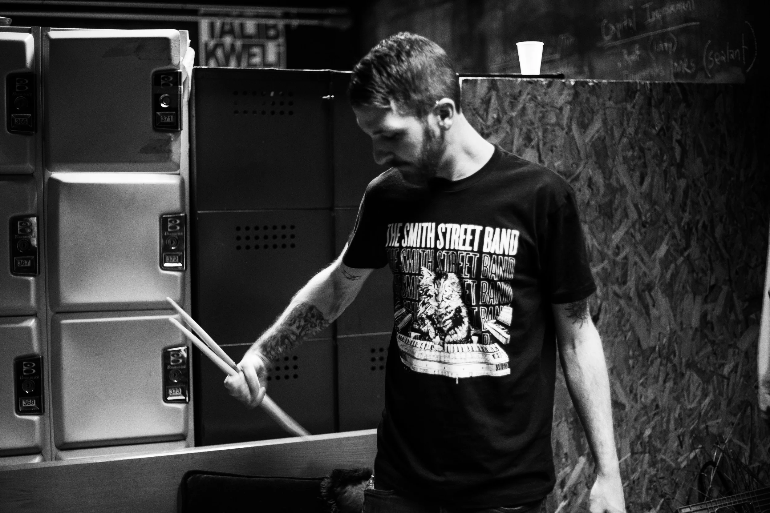 Steve Gibson Warms up in the green room at Mahall's in Cleveland, Ohio, Thursday, April 7, 2016.