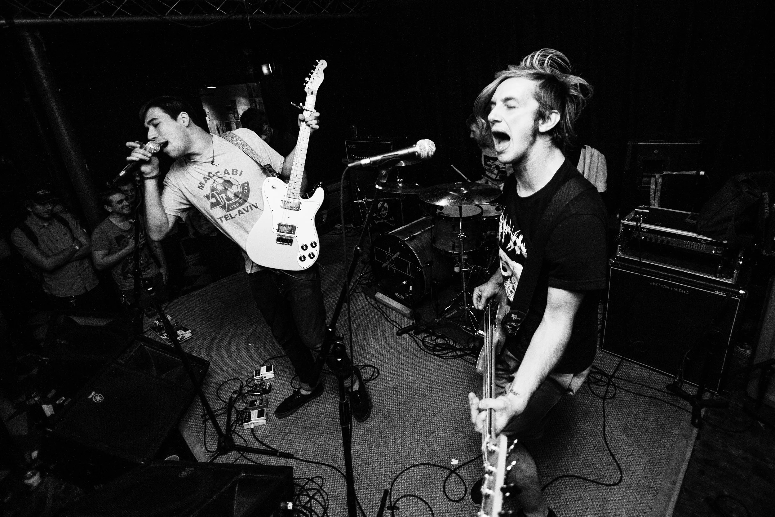 Signals Midwest perform in Boston, Massachusetts at Great Scott, September 21, 2016. Photos below are from the show. Due to scheduling conflicts, guitarist Jeff Russell and Loren Shumaker couldn't join the tour until the last week of dates. Friends, Ryan Williamson and Josh Voland (JV for short) filled in on guitar and bass respectively.