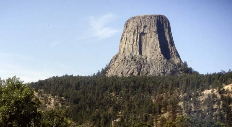 90080703_DevilsTower.jpg