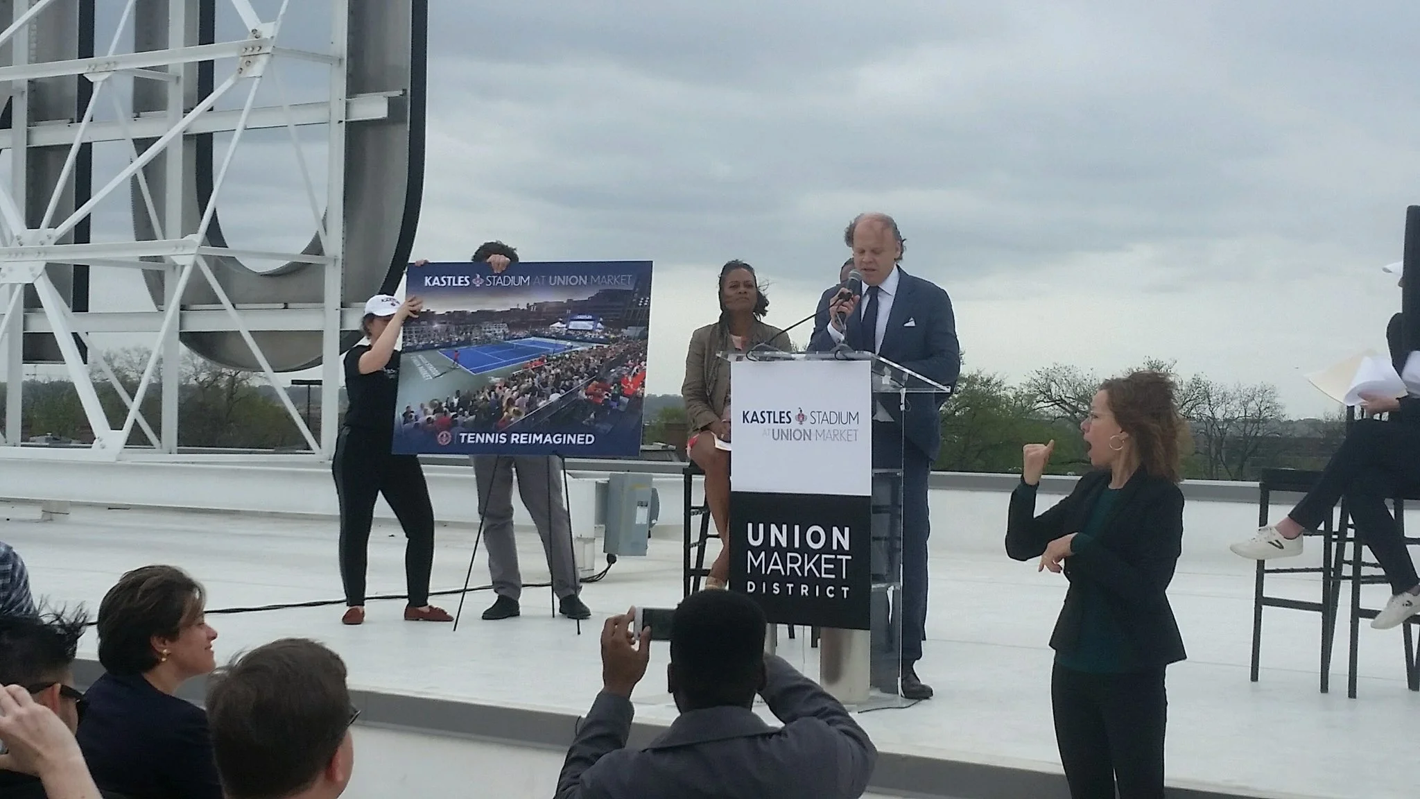 Formal announcement of popup court on the roof of Union Market