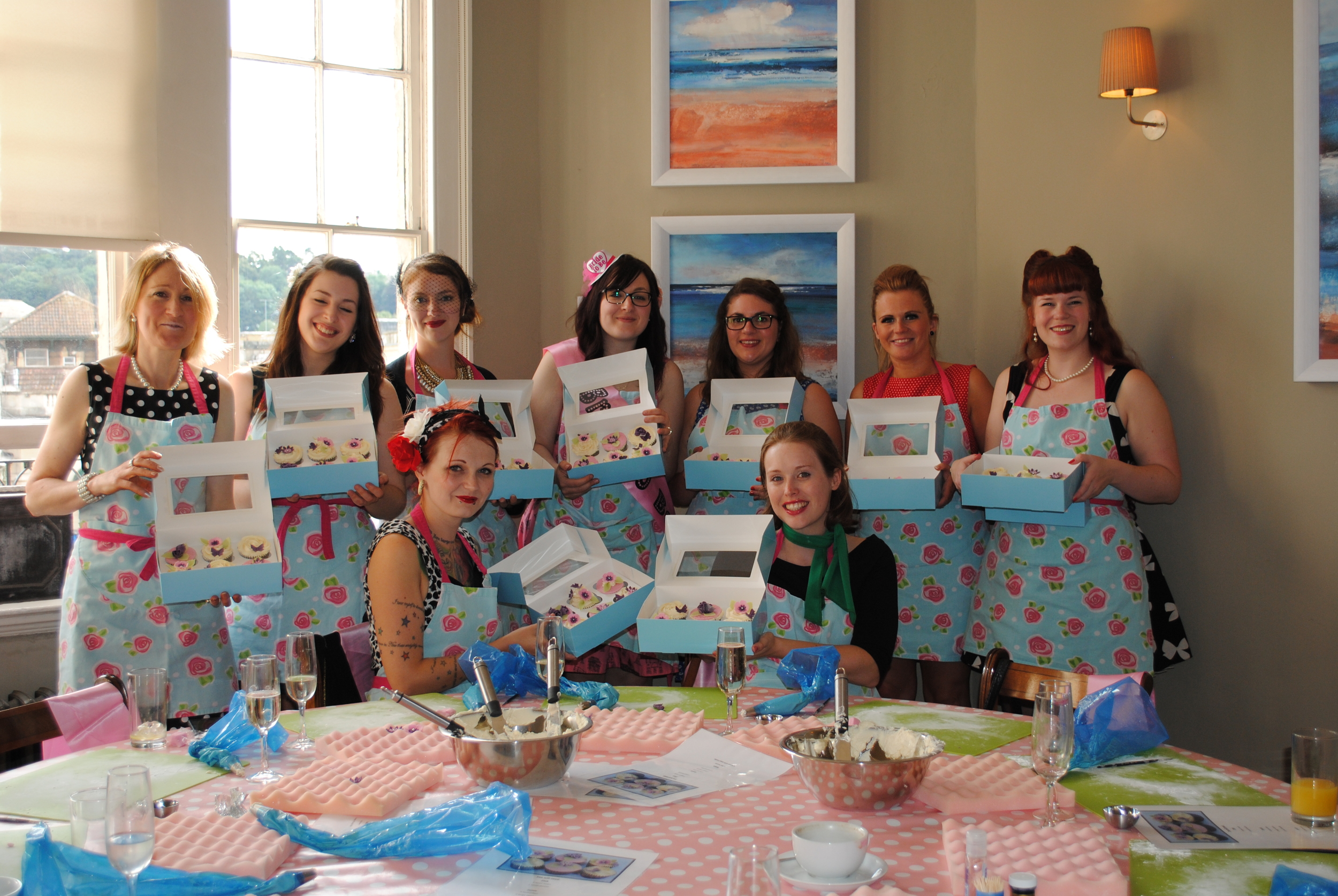 Things to in Bath Hen Party Day Cupcake Decorating Classes
