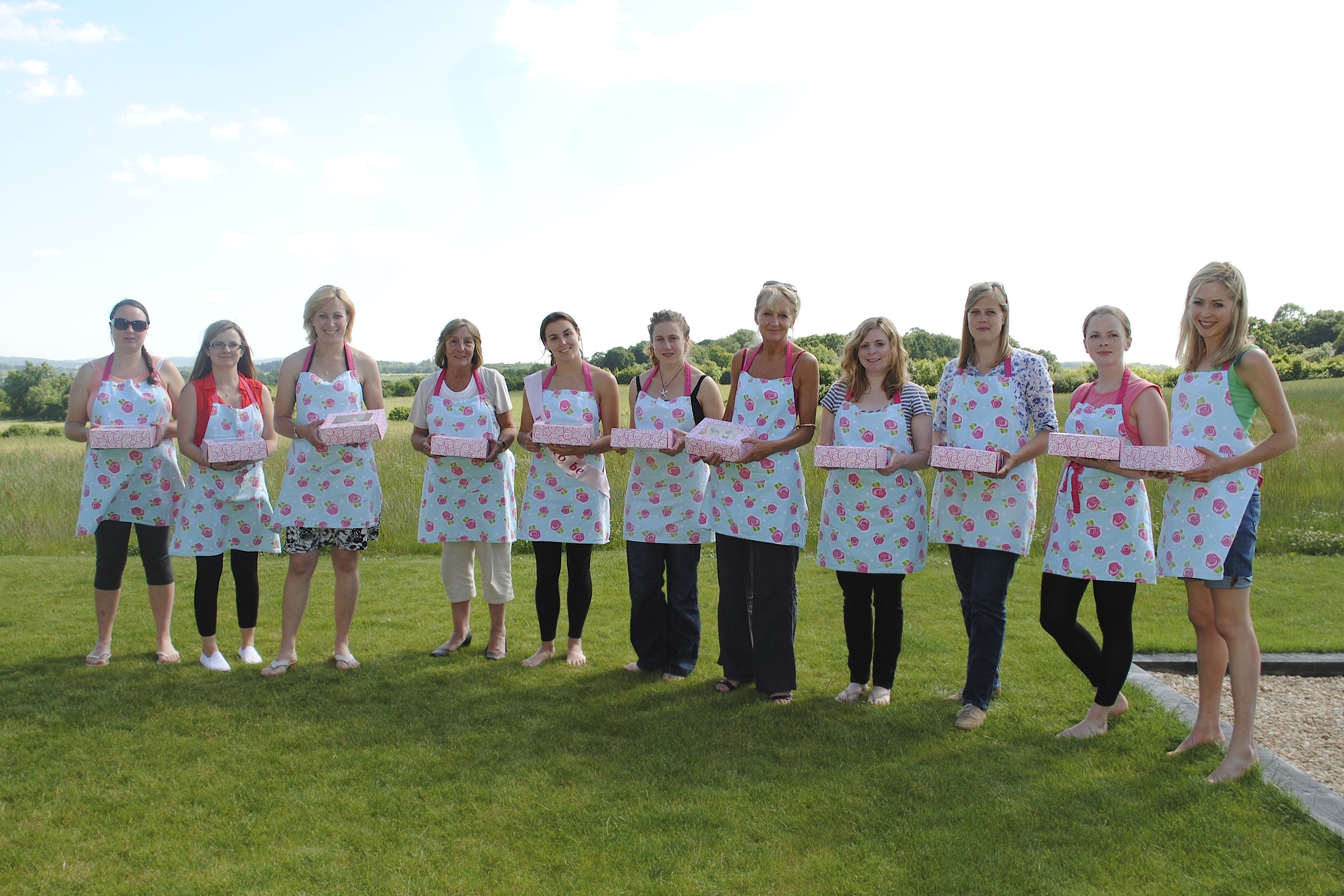 Hen party cupcake decorating at home