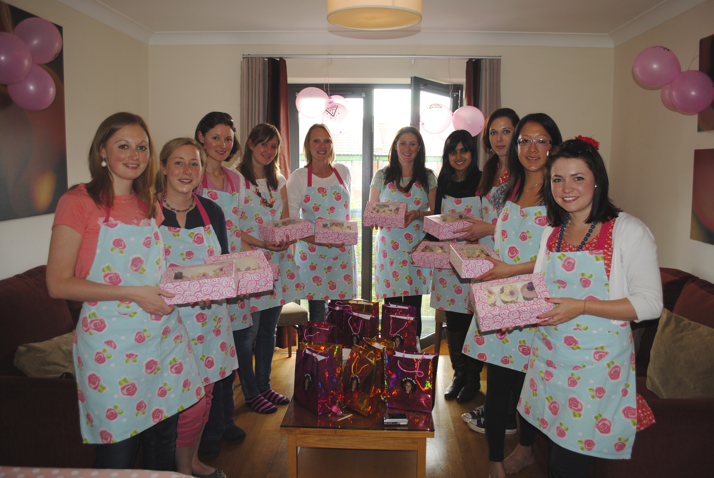 hen party cupcake decorating class