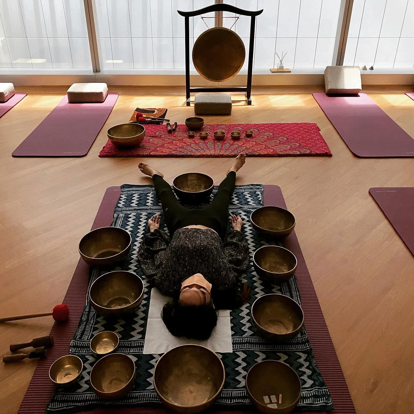 Contact — The Singing Bowl Gallery